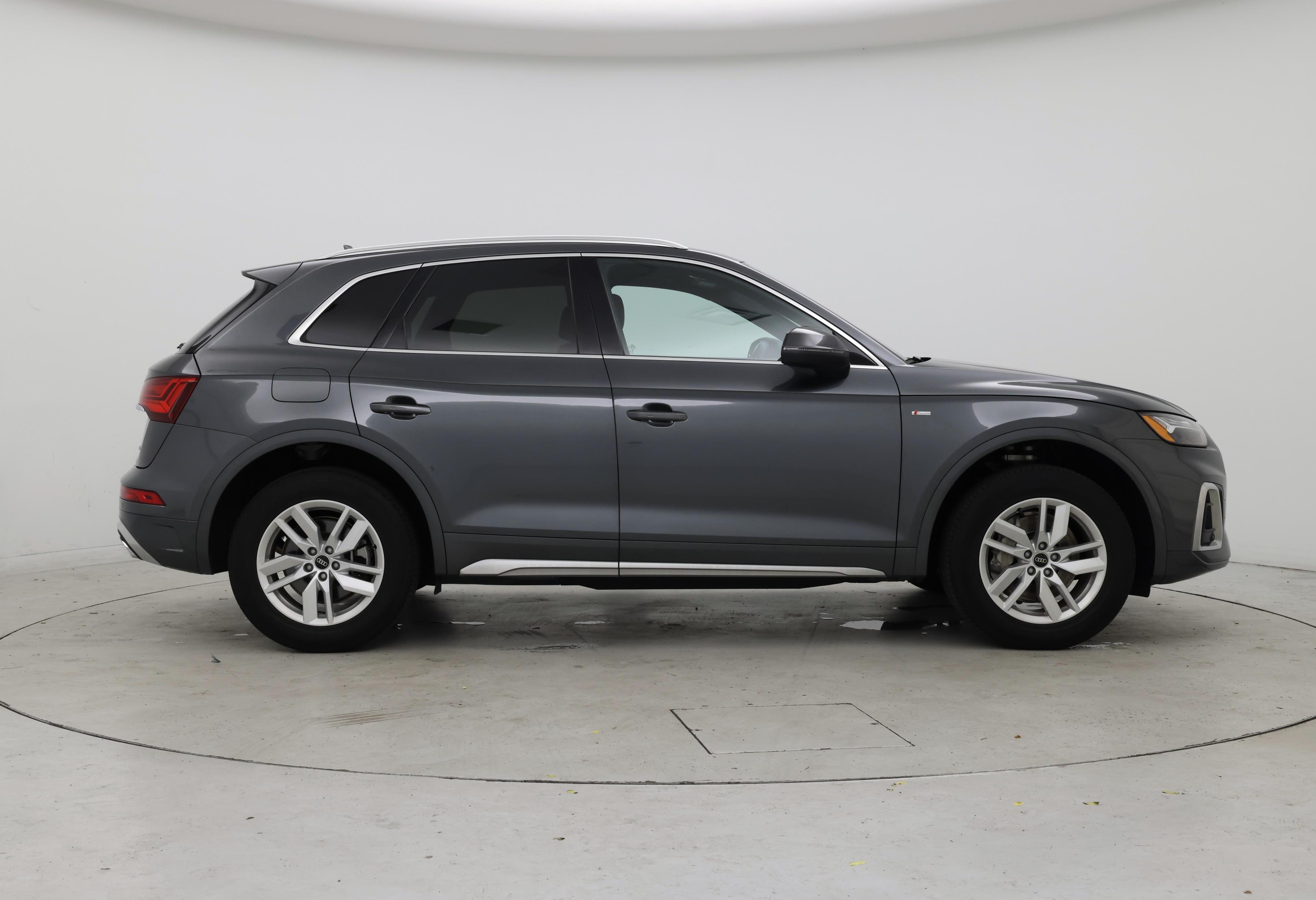 Thumbnail: 2023 Audi Q5 - 7