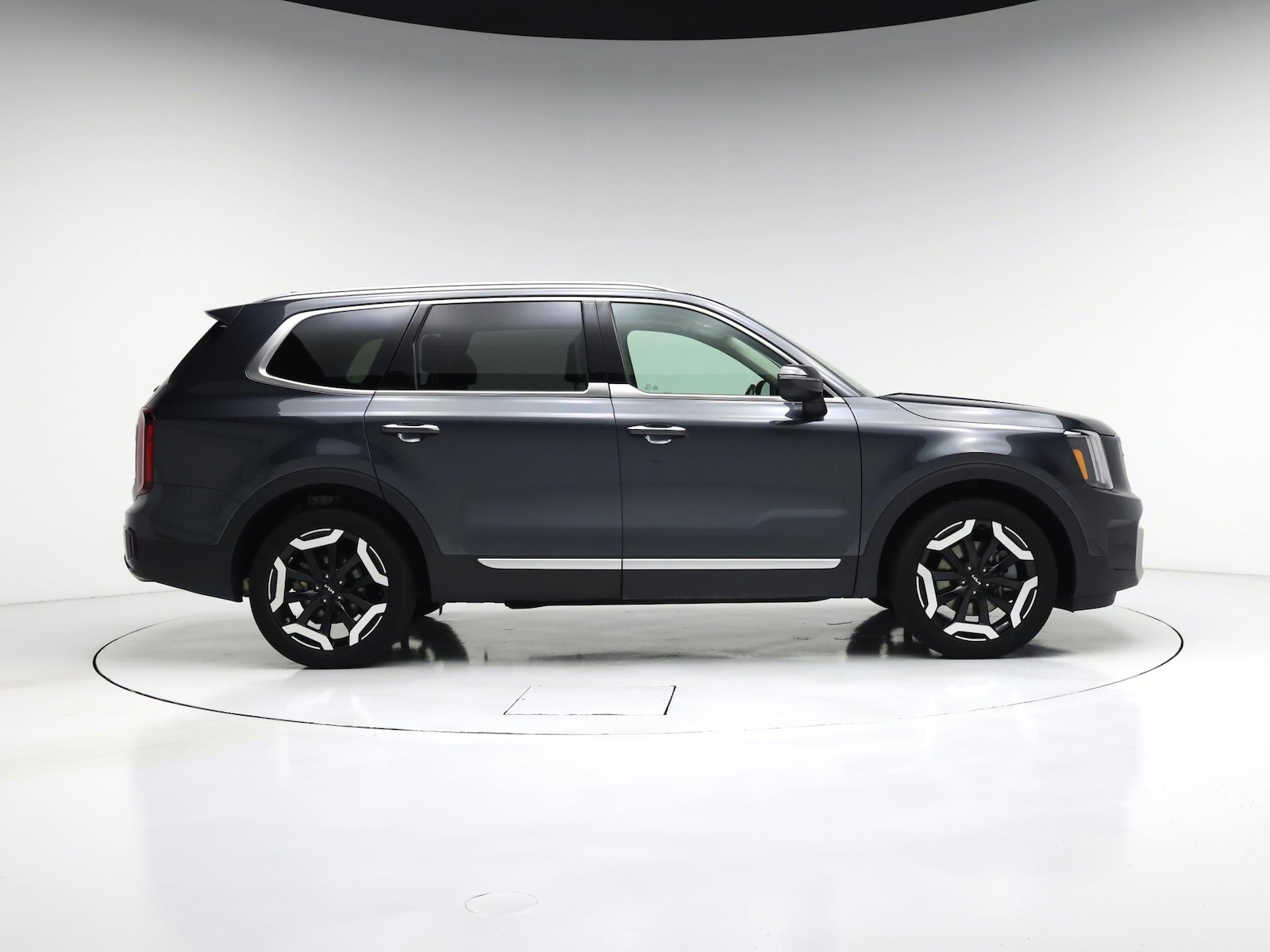 2024 Kia Telluride S - Photo 8