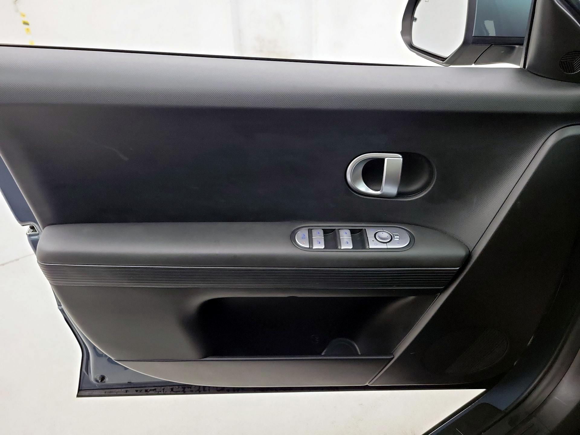 Thumbnail: 2024 Hyundai Ioniq 5 - 12