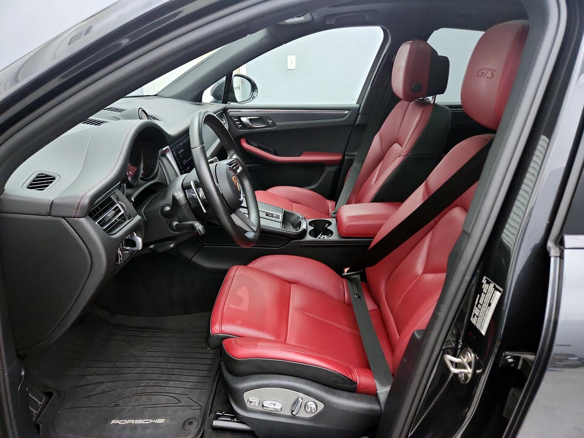 Thumbnail: 2022 Porsche Macan - 11