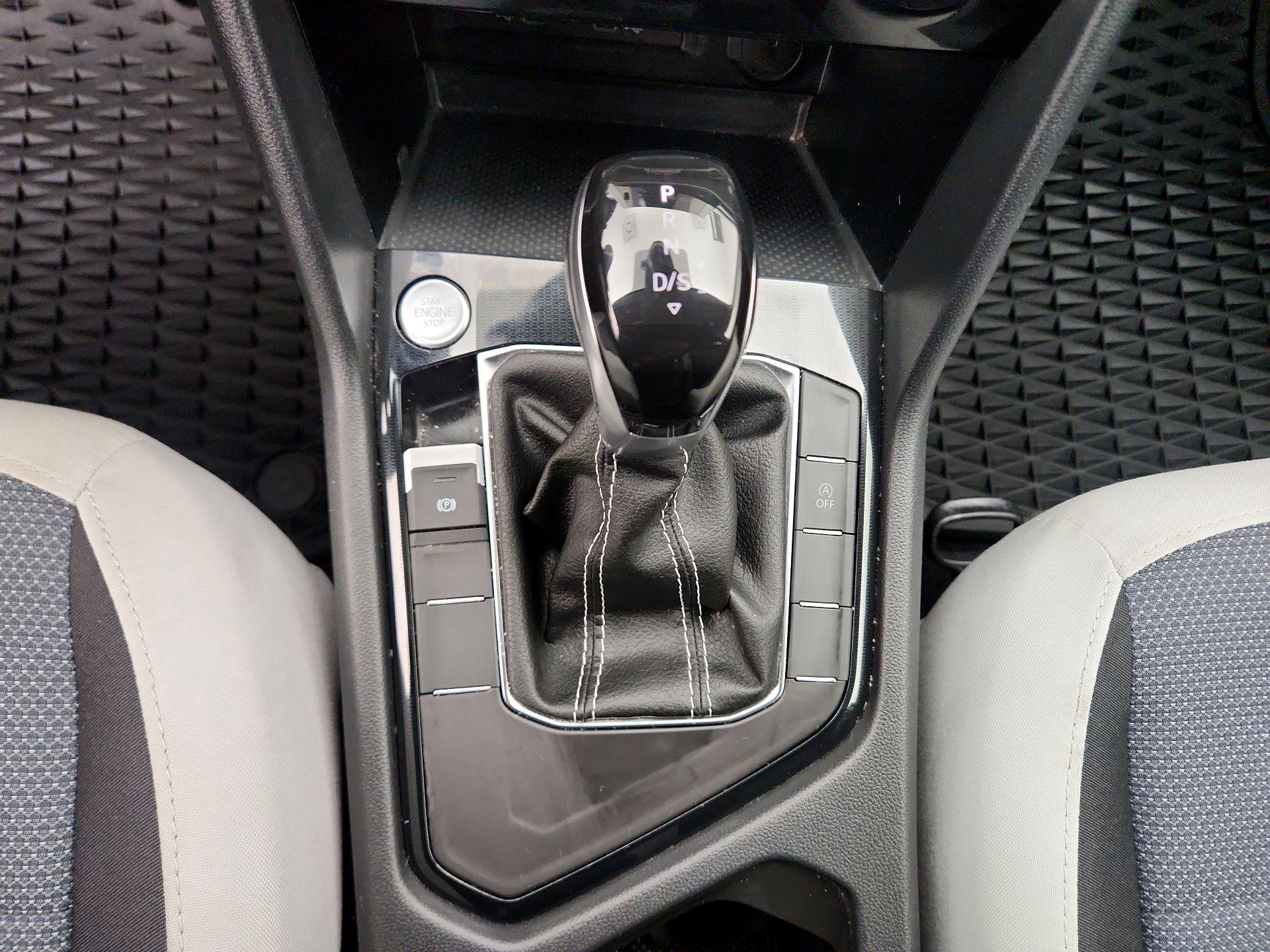Thumbnail: 2025 Volkswagen Taos - 17