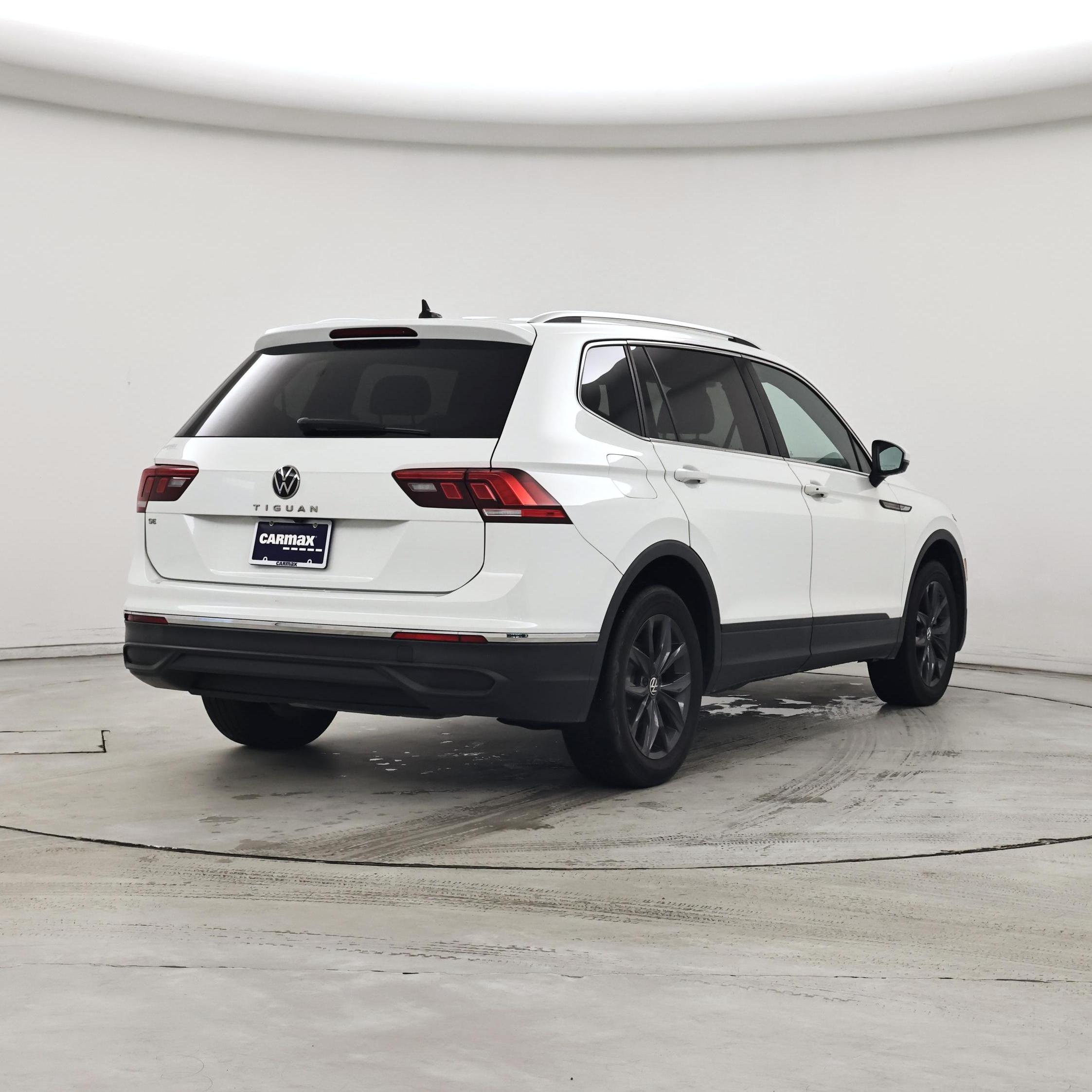 Thumbnail: 2024 Volkswagen Tiguan - 8