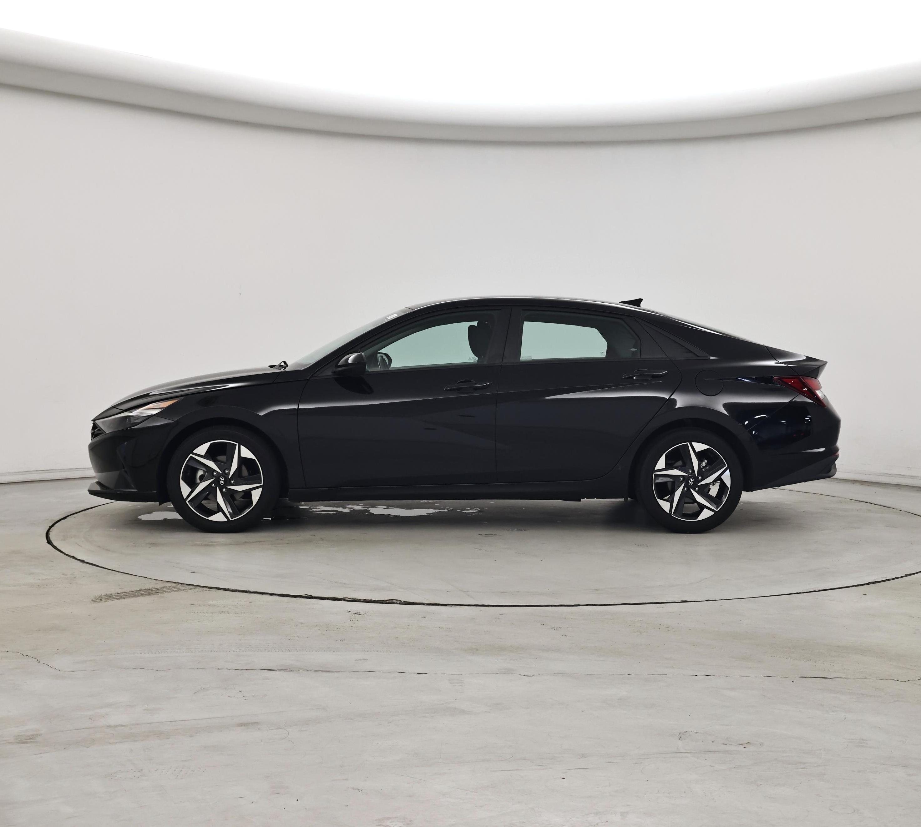 Thumbnail: 2023 Hyundai Elantra - 3