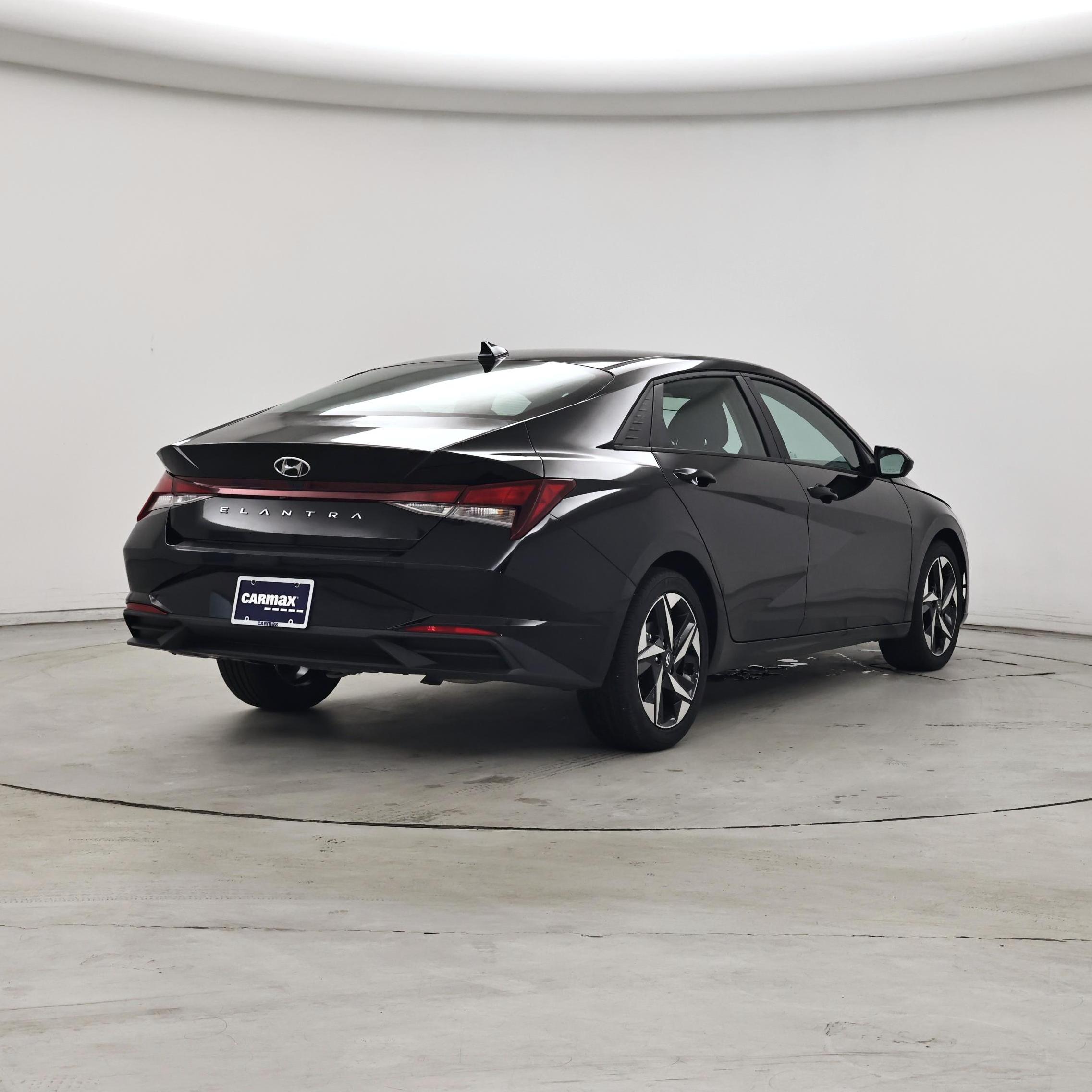 Thumbnail: 2023 Hyundai Elantra - 8