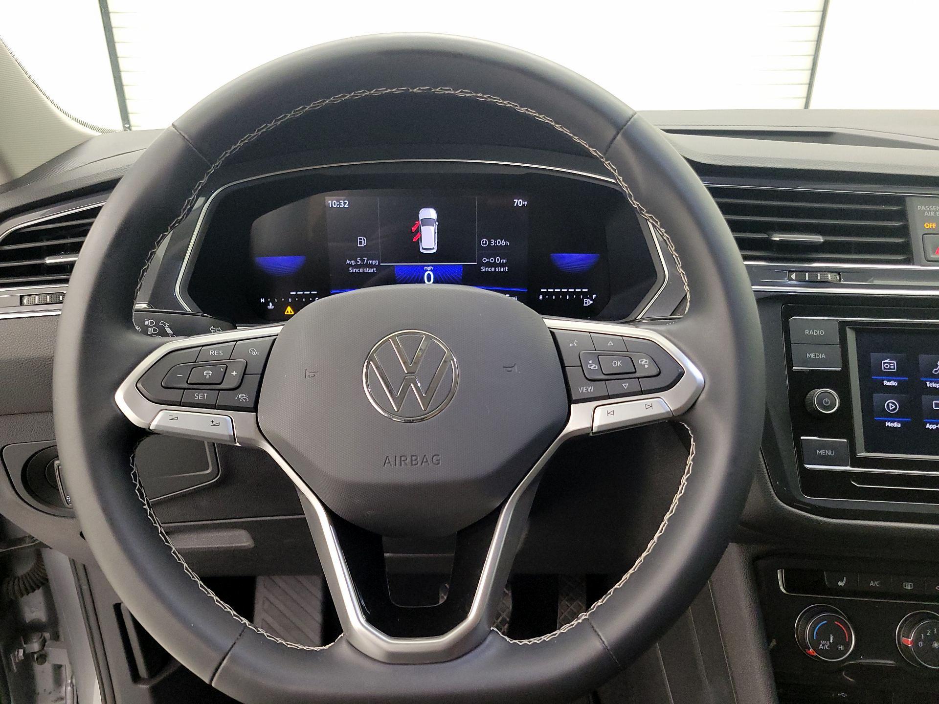 Thumbnail: 2023 Volkswagen Tiguan - 10