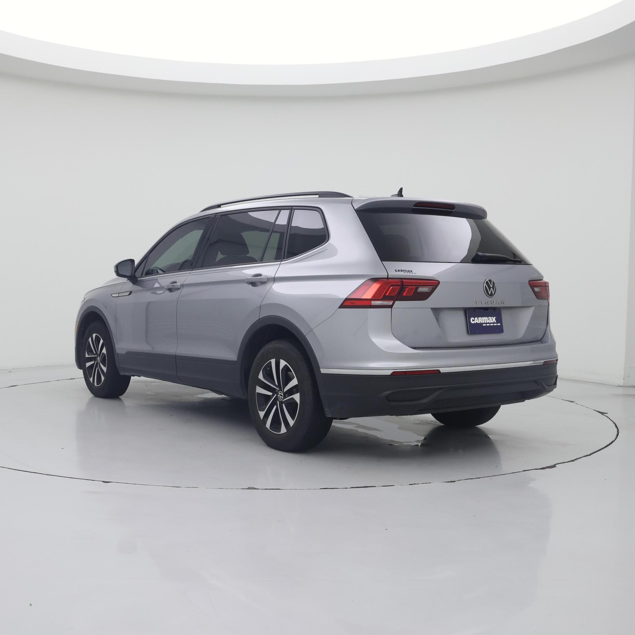 Thumbnail: 2023 Volkswagen Tiguan - 2