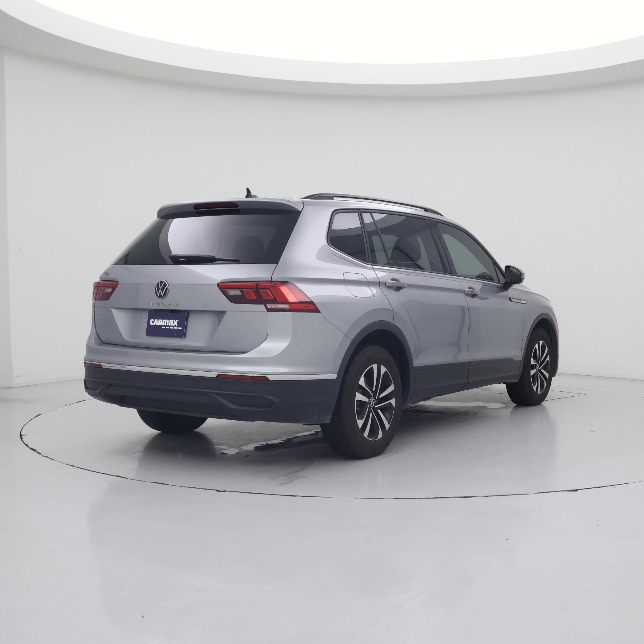 Thumbnail: 2023 Volkswagen Tiguan - 8