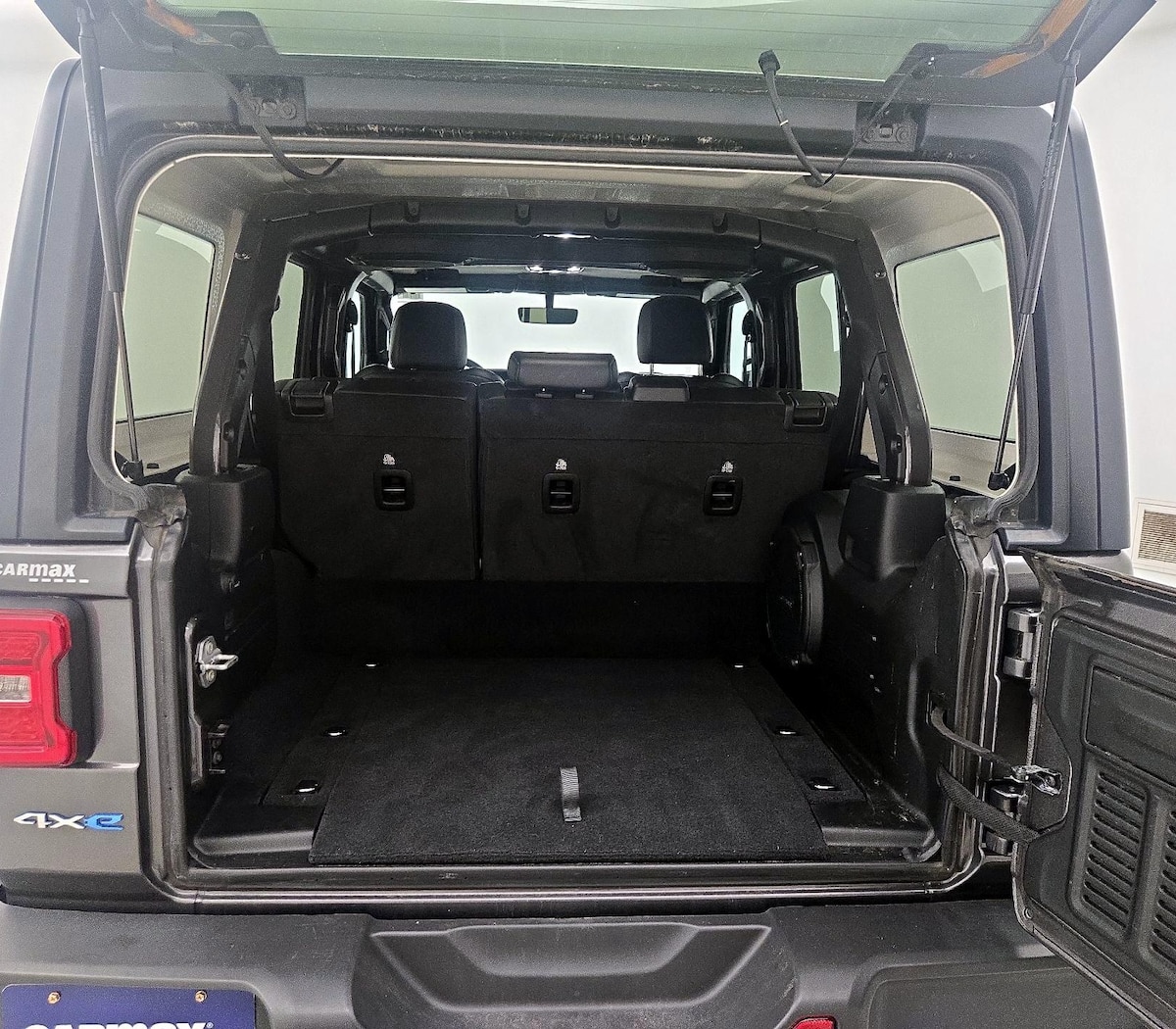 Trunk/Cargo (Seats Up)