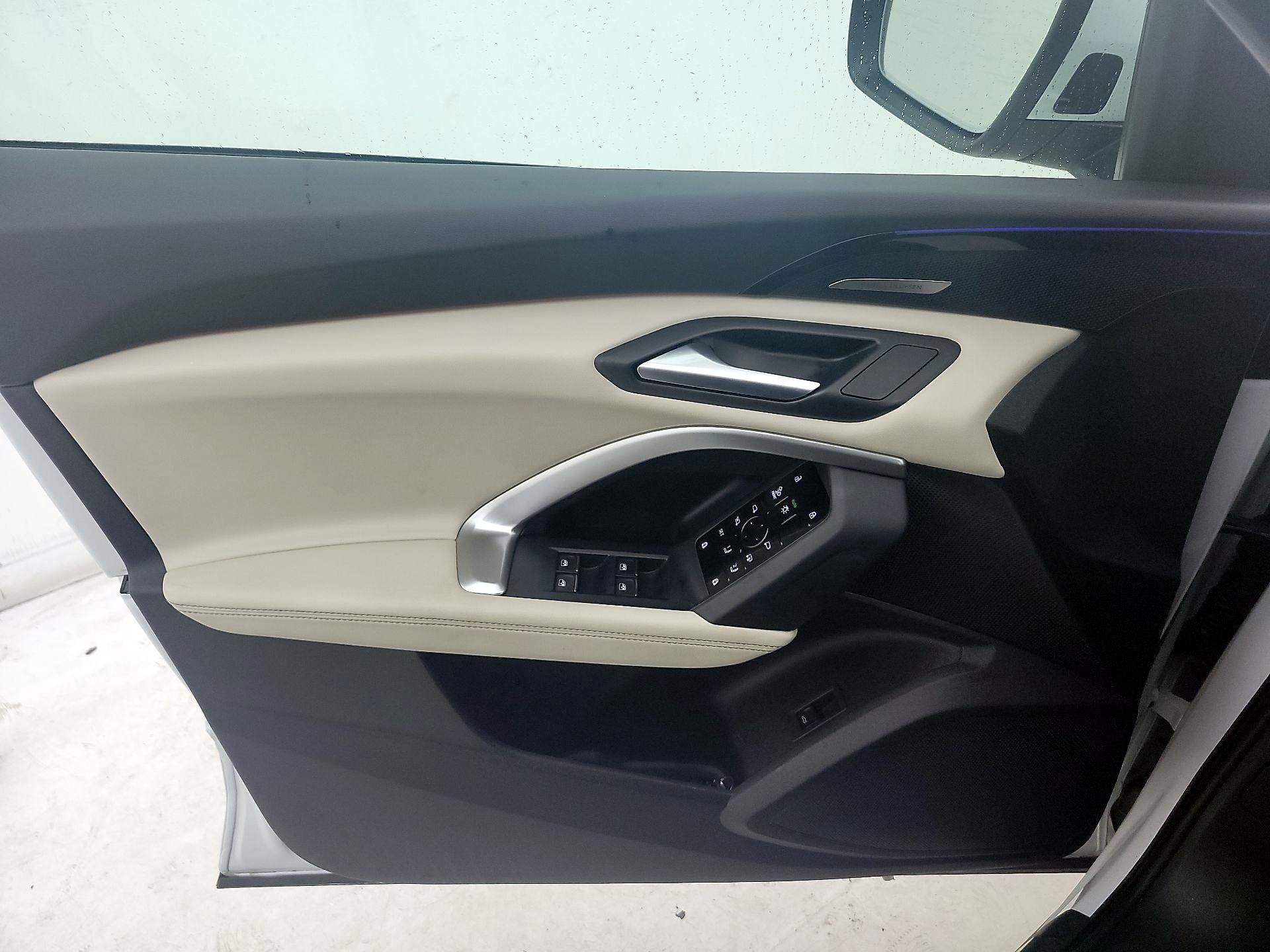 Thumbnail: 2025 Audi Q5 - 12