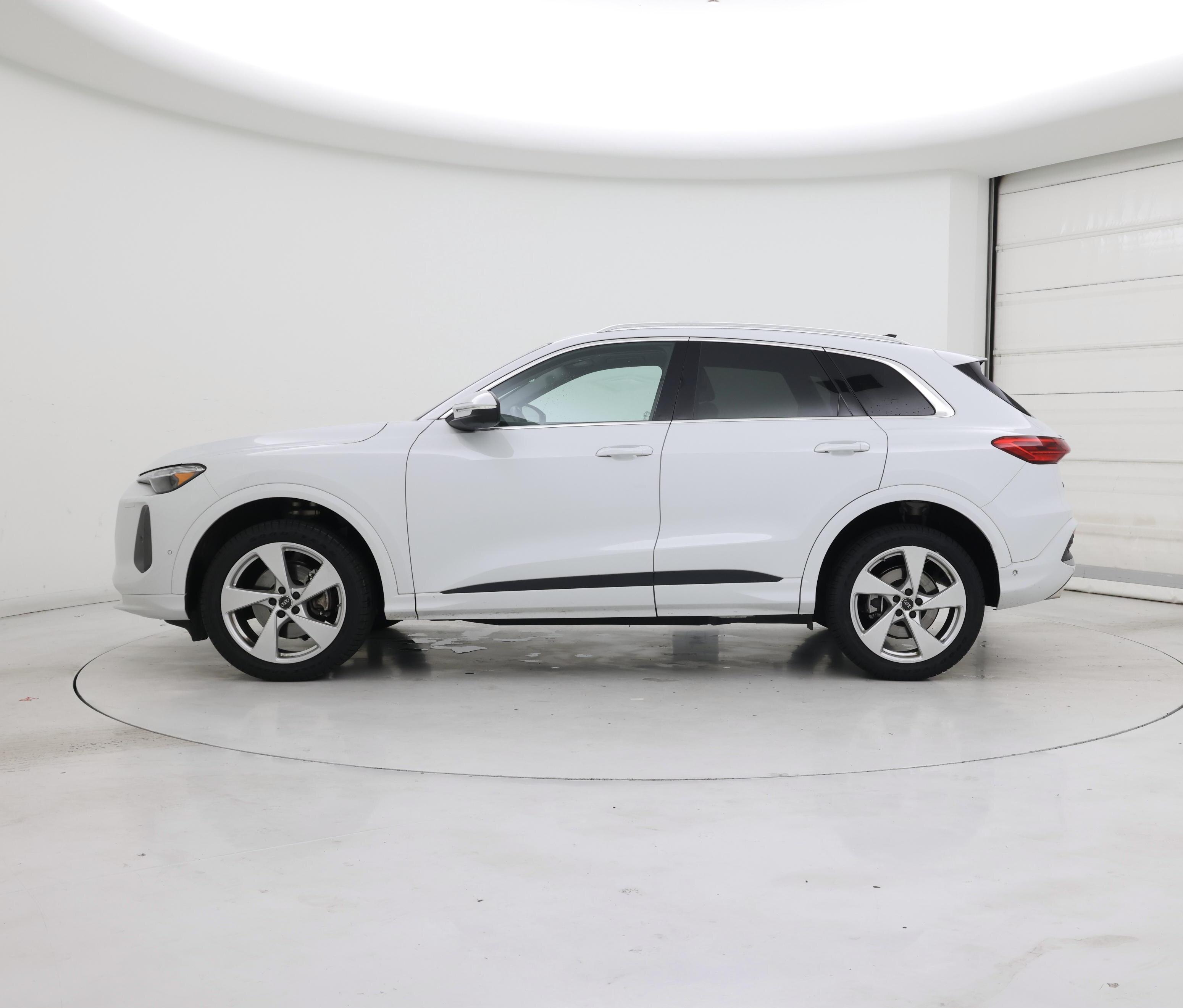 Thumbnail: 2025 Audi Q5 - 3