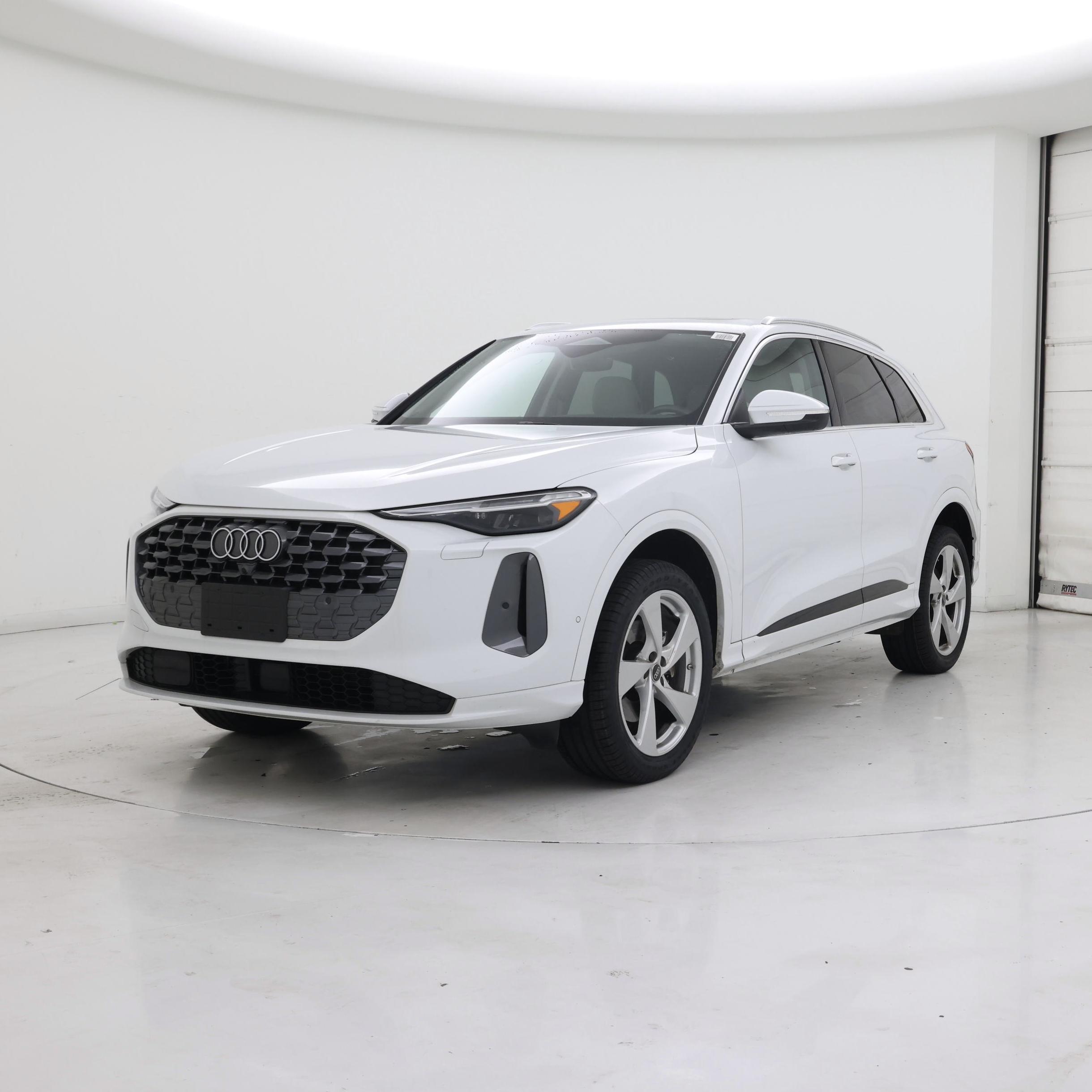 Thumbnail: 2025 Audi Q5 - 4
