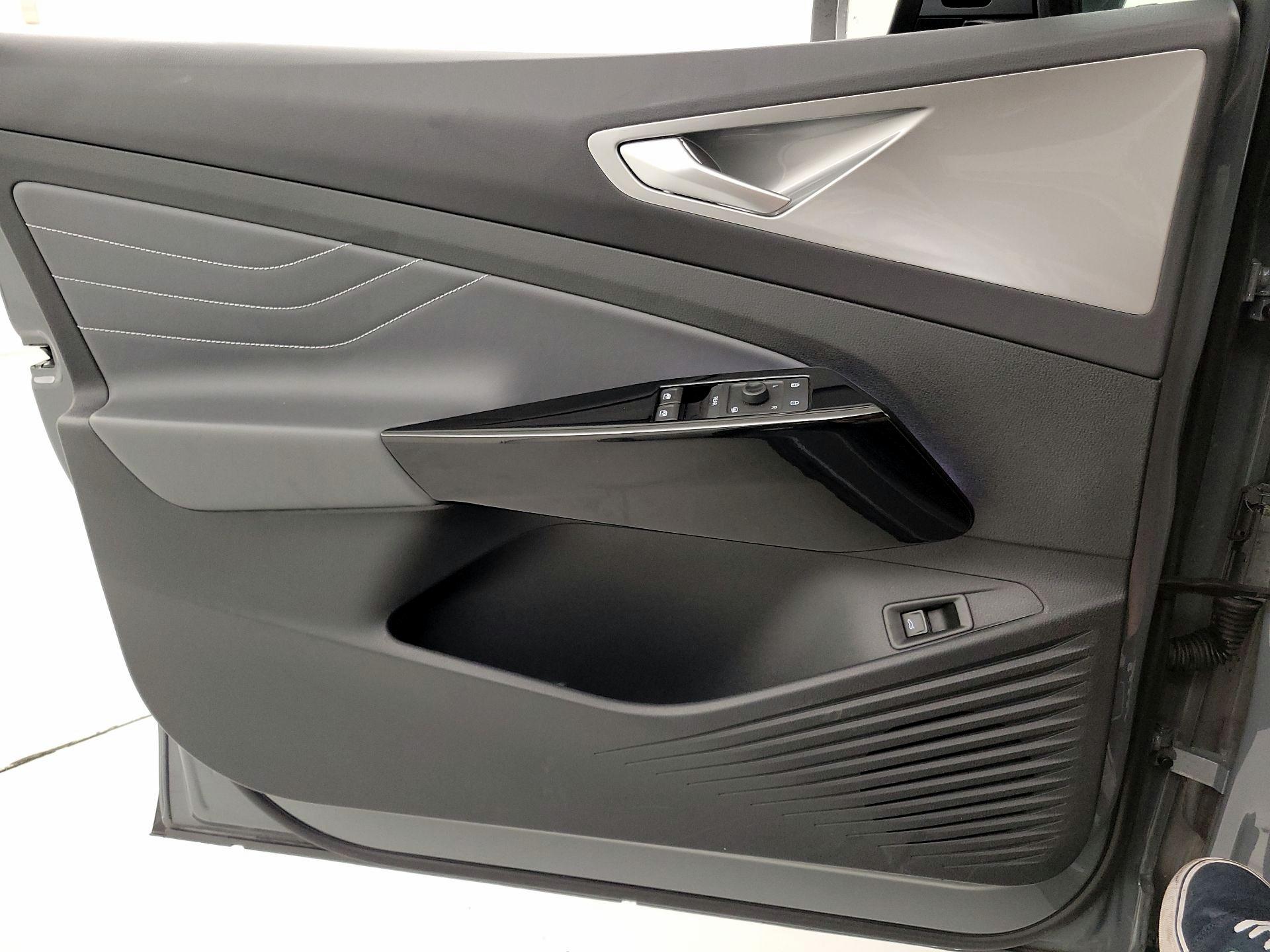 Thumbnail: 2023 Volkswagen ID.4 - 12