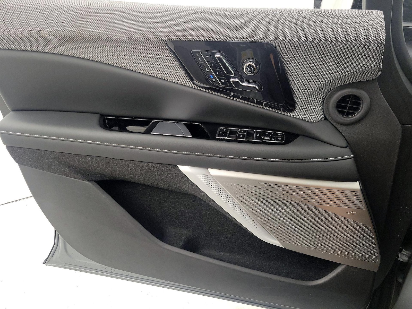 2025 Cadillac OPTIQ Sport 2 - Photo 13