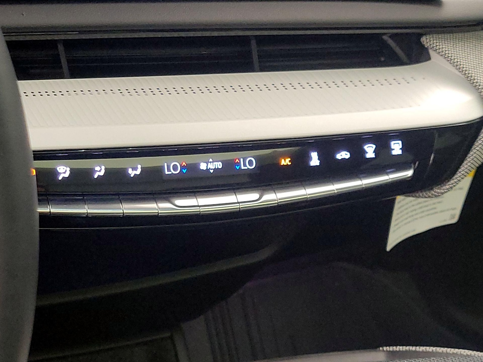 2025 Cadillac OPTIQ Sport 2 - Photo 17