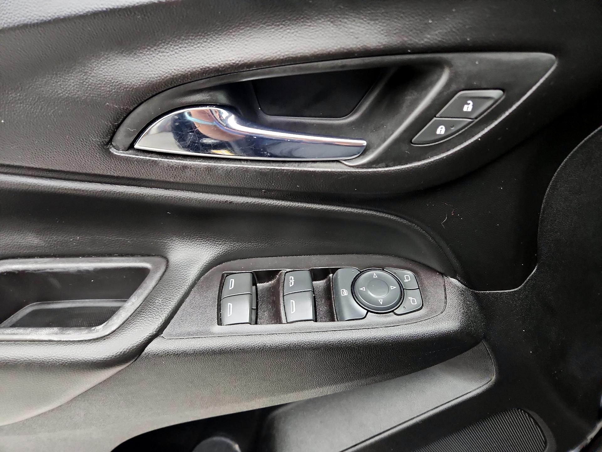 Thumbnail: 2019 Chevrolet Equinox - 12