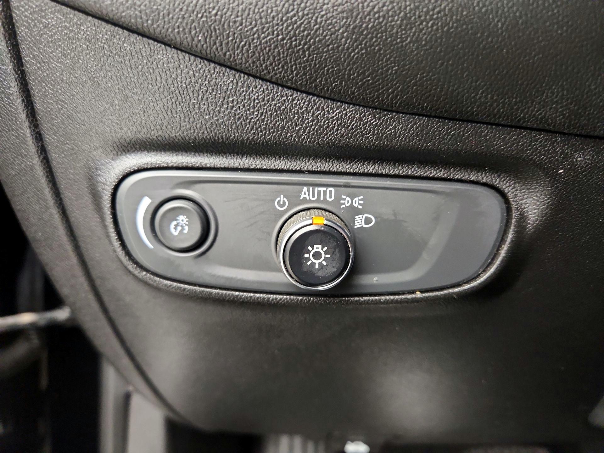 Thumbnail: 2019 Chevrolet Equinox - 13