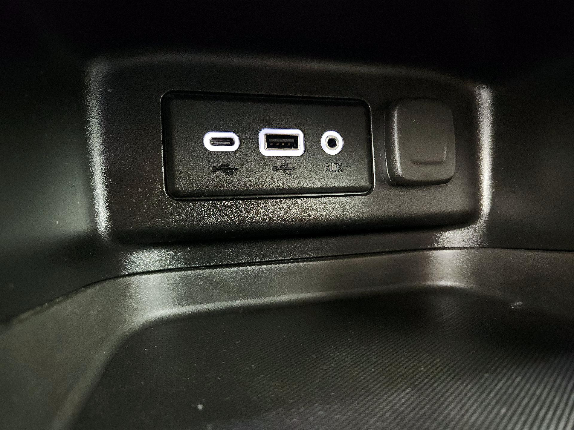 Thumbnail: 2019 Chevrolet Equinox - 18