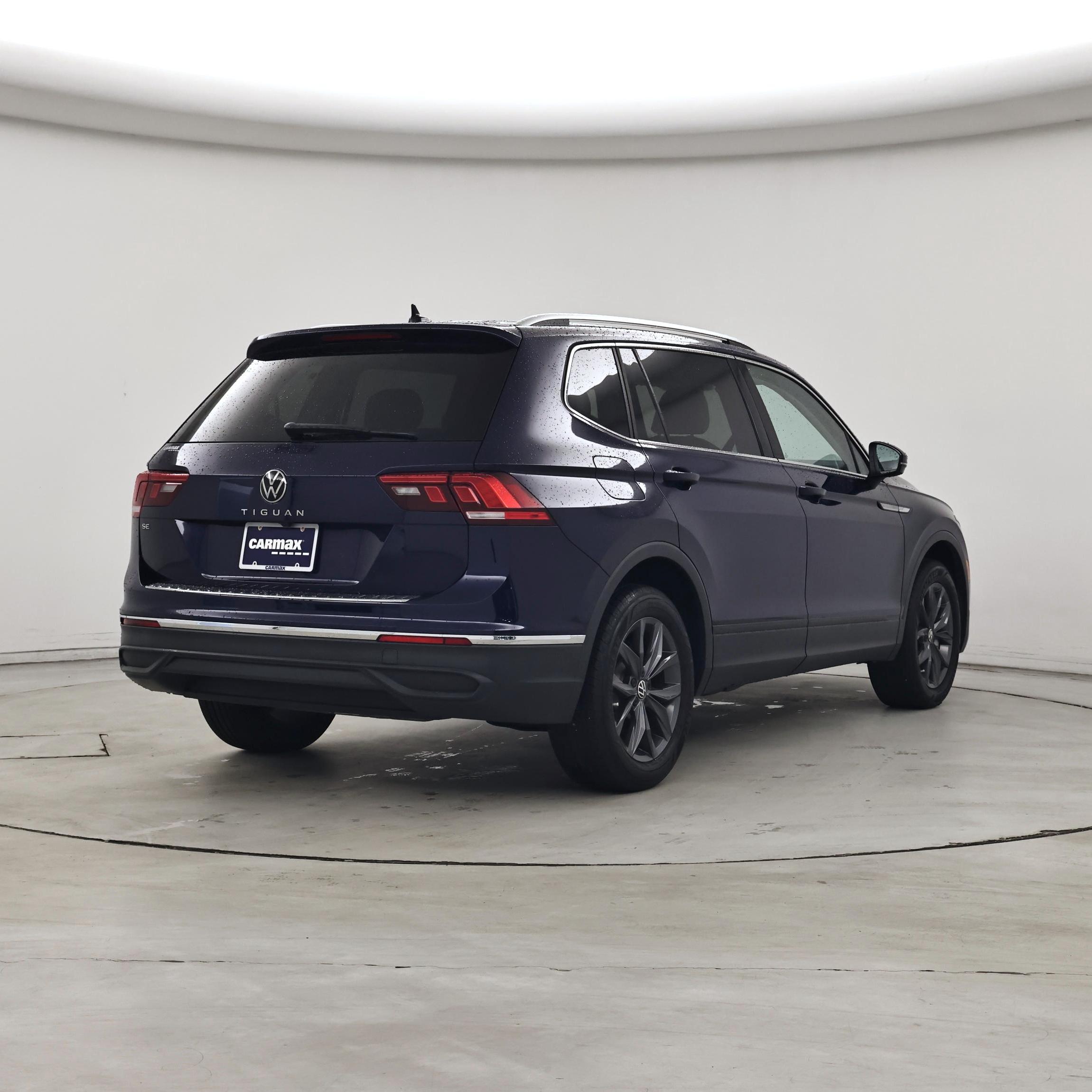 Thumbnail: 2023 Volkswagen Tiguan - 8
