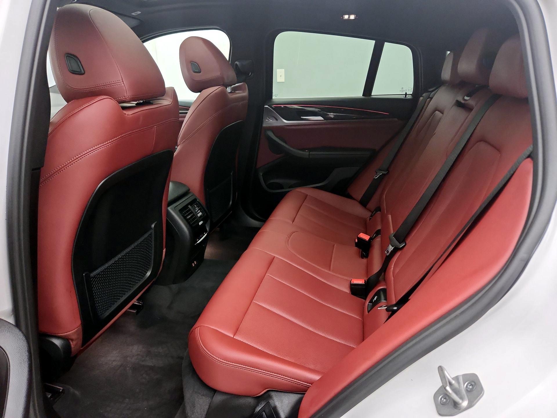 Thumbnail: 2025 BMW X4 - 10