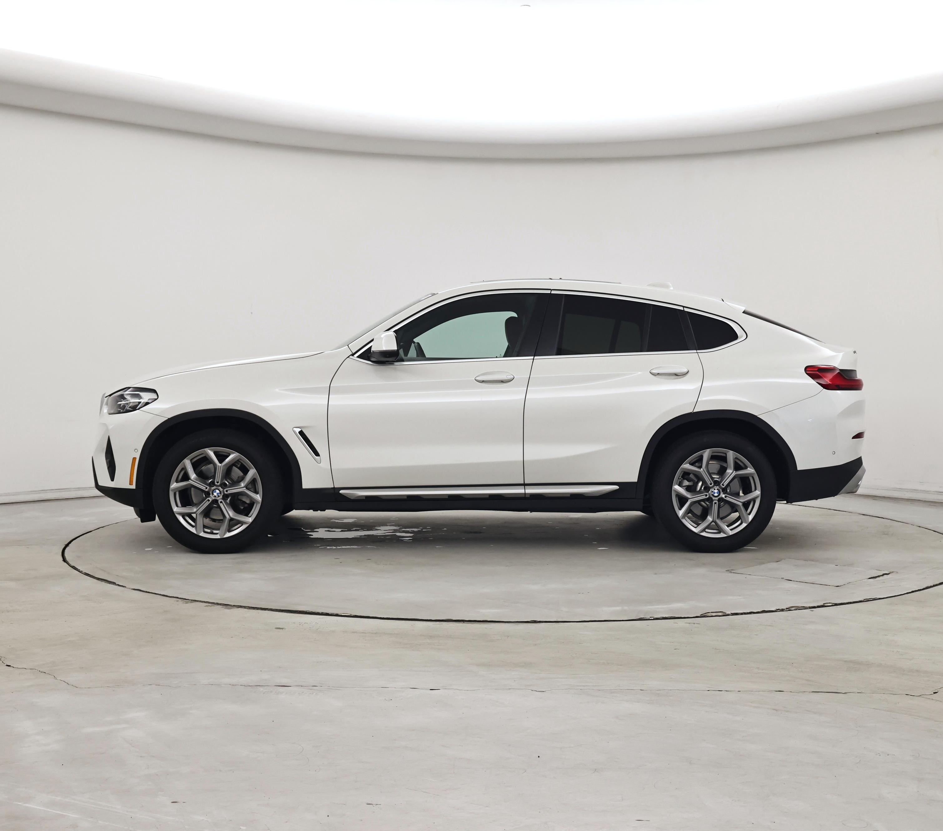 Thumbnail: 2025 BMW X4 - 3