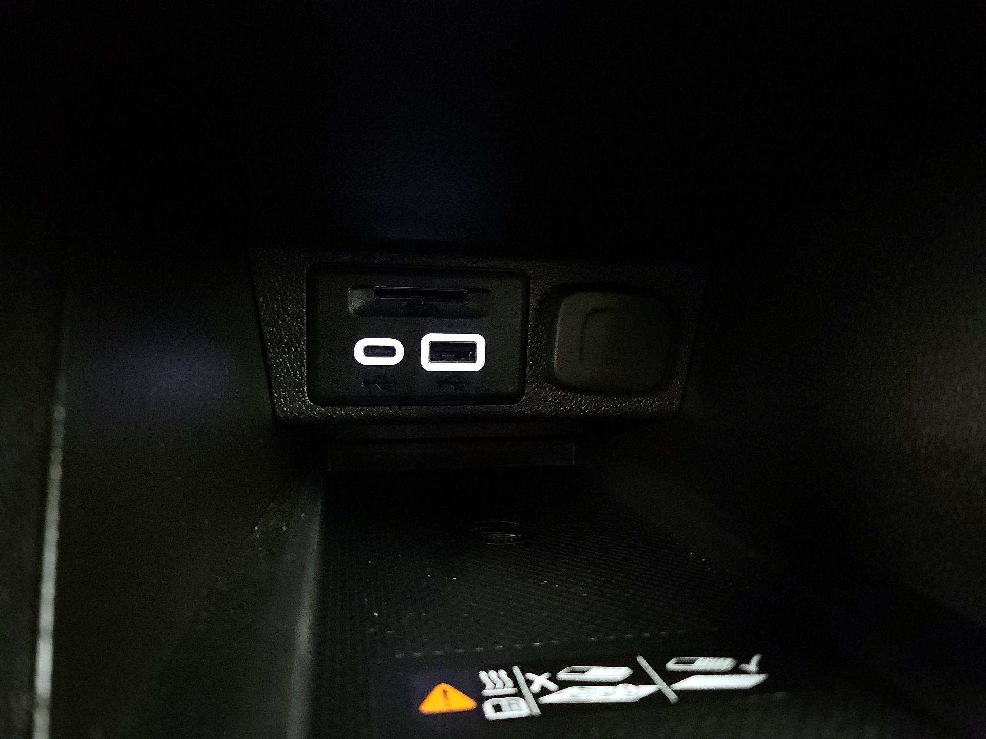 Thumbnail: 2023 Chevrolet Bolt EV - 18