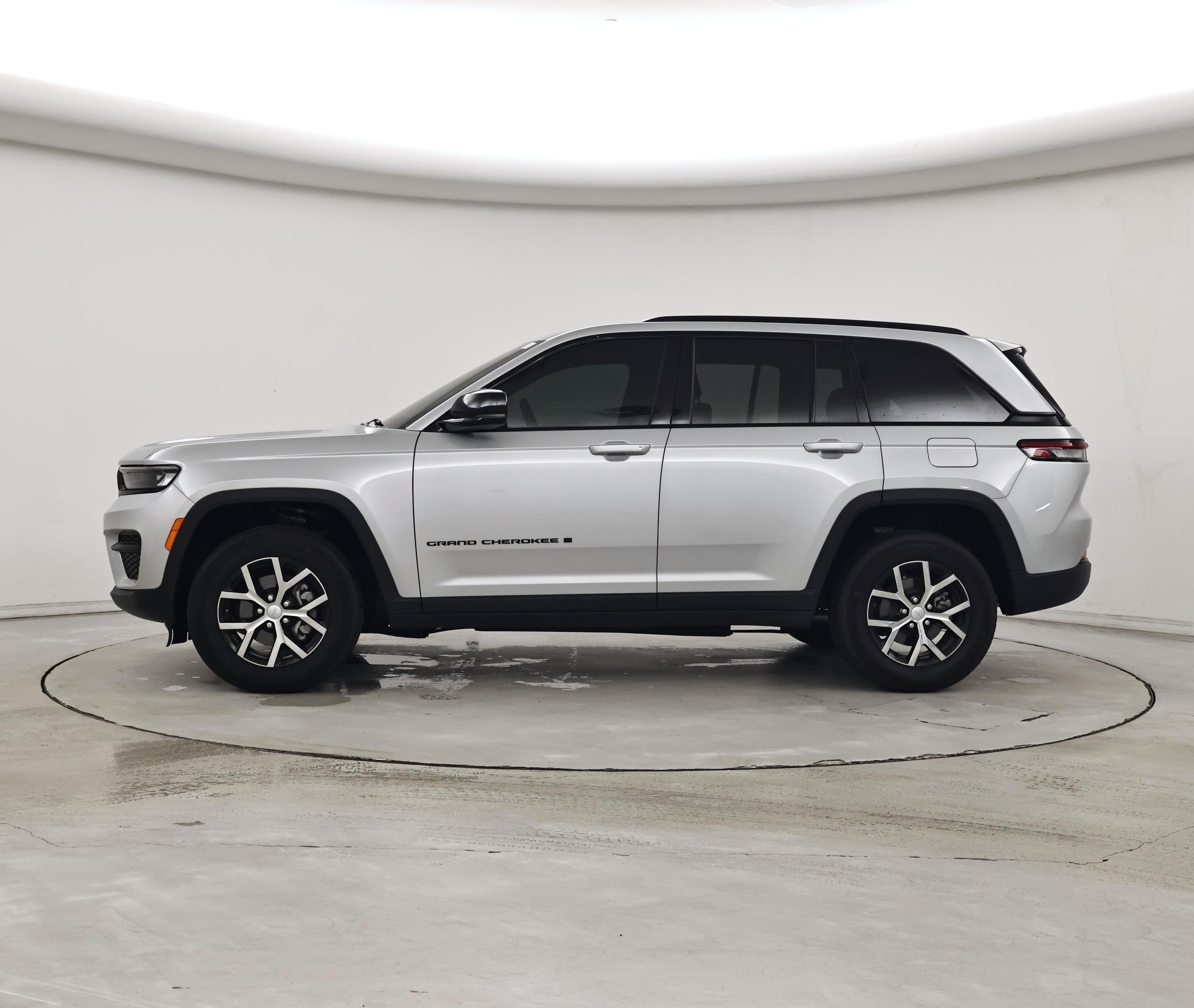 Thumbnail: 2025 Jeep Grand Cherokee - 3