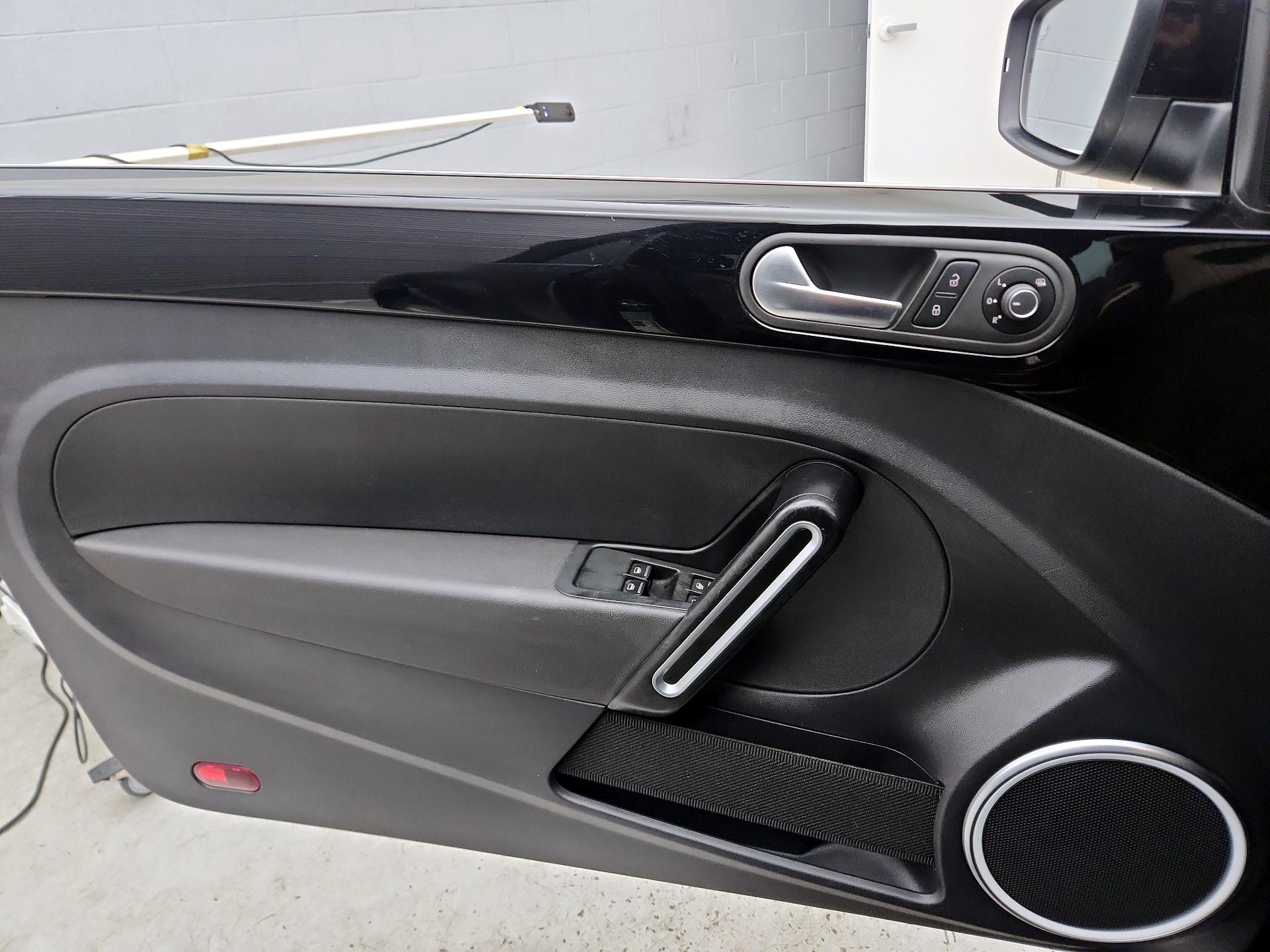 Thumbnail: 2019 Volkswagen Beetle - 12