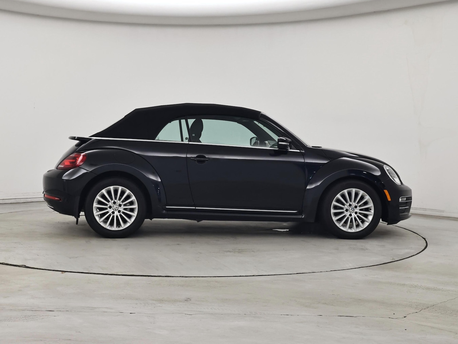 2019 Volkswagen Beetle SE - Photo 8