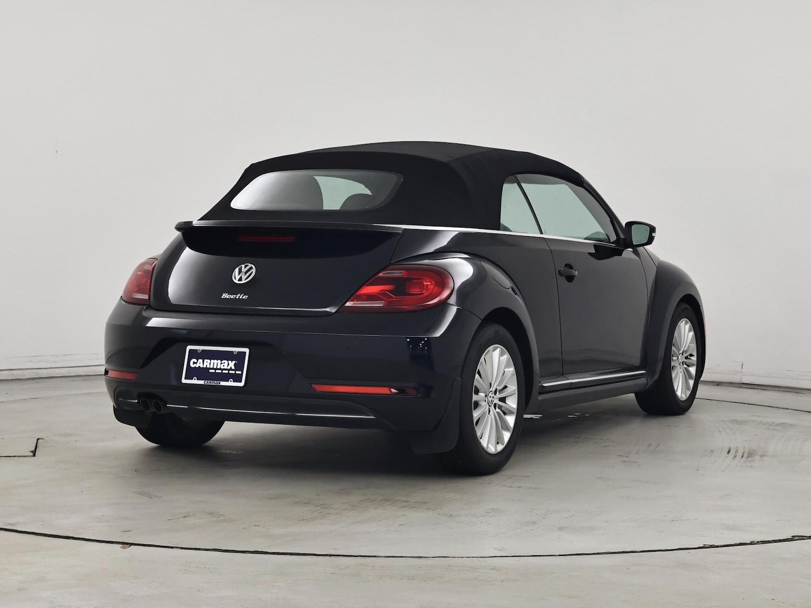 2019 Volkswagen Beetle SE - Photo 9