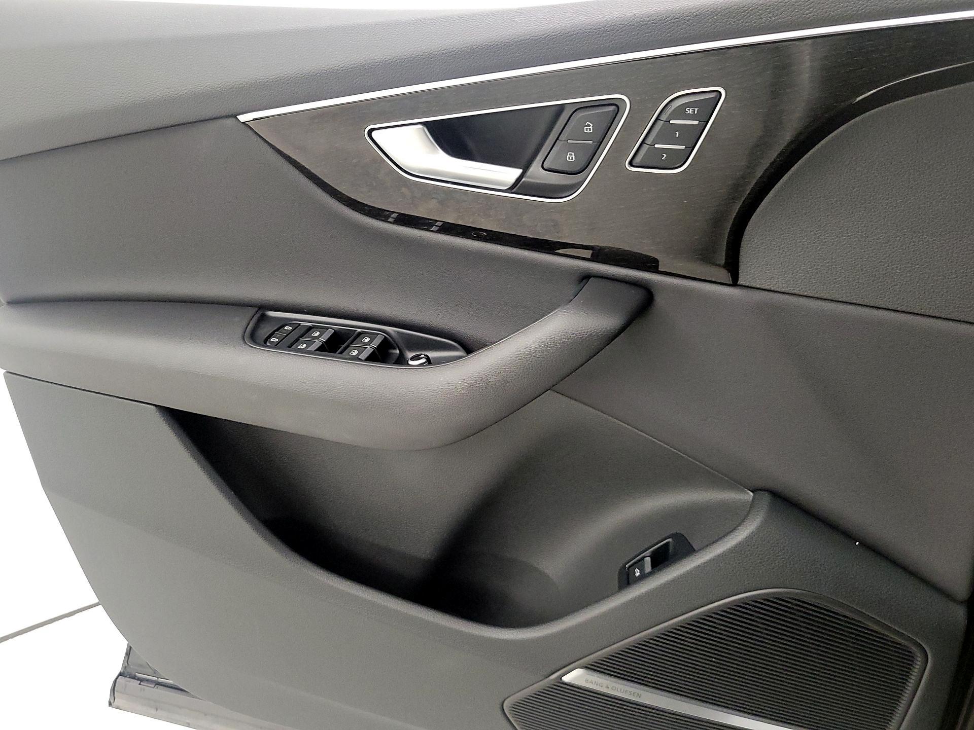 Thumbnail: 2021 Audi Q7 - 12