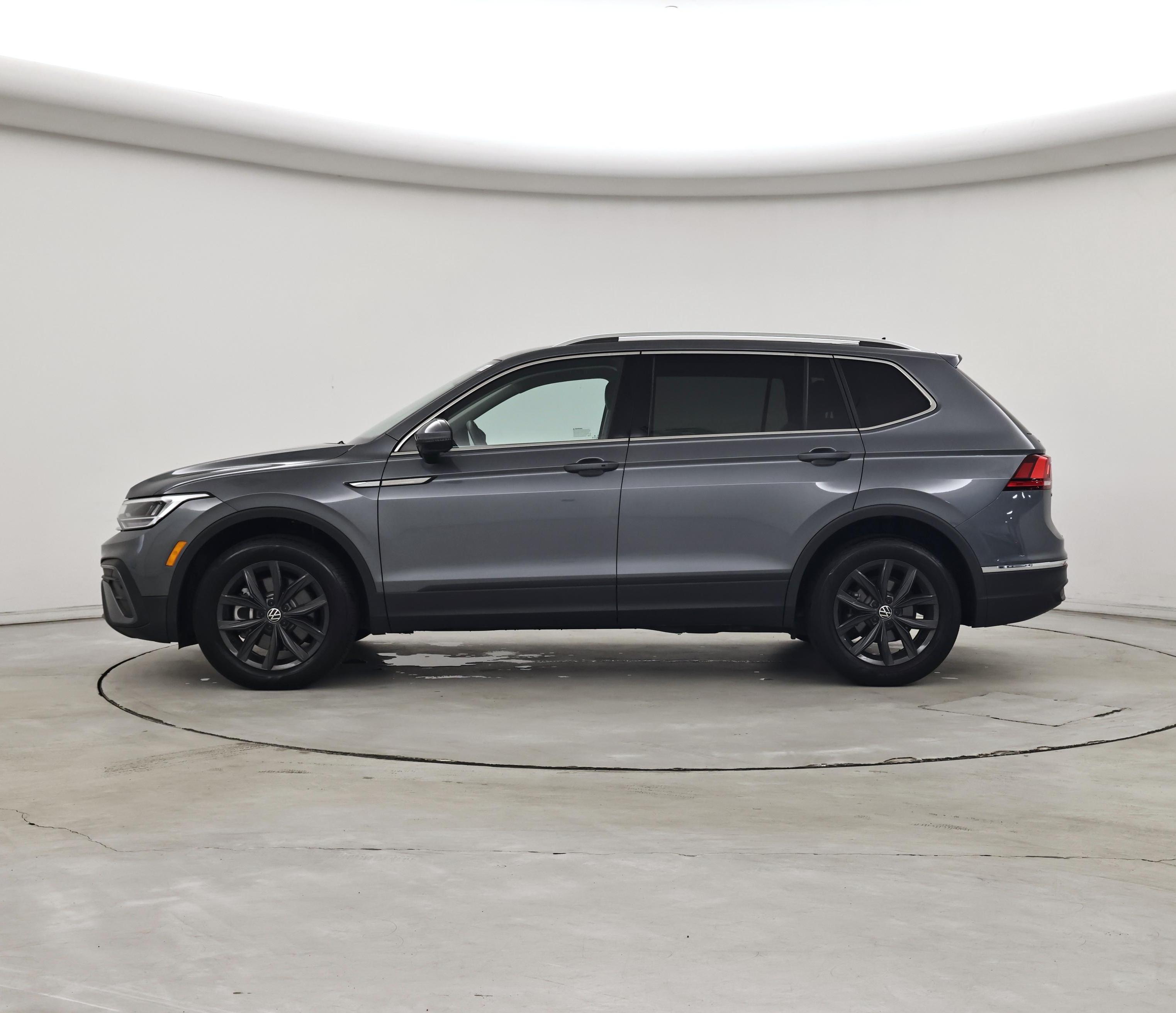 Thumbnail: 2024 Volkswagen Tiguan - 3