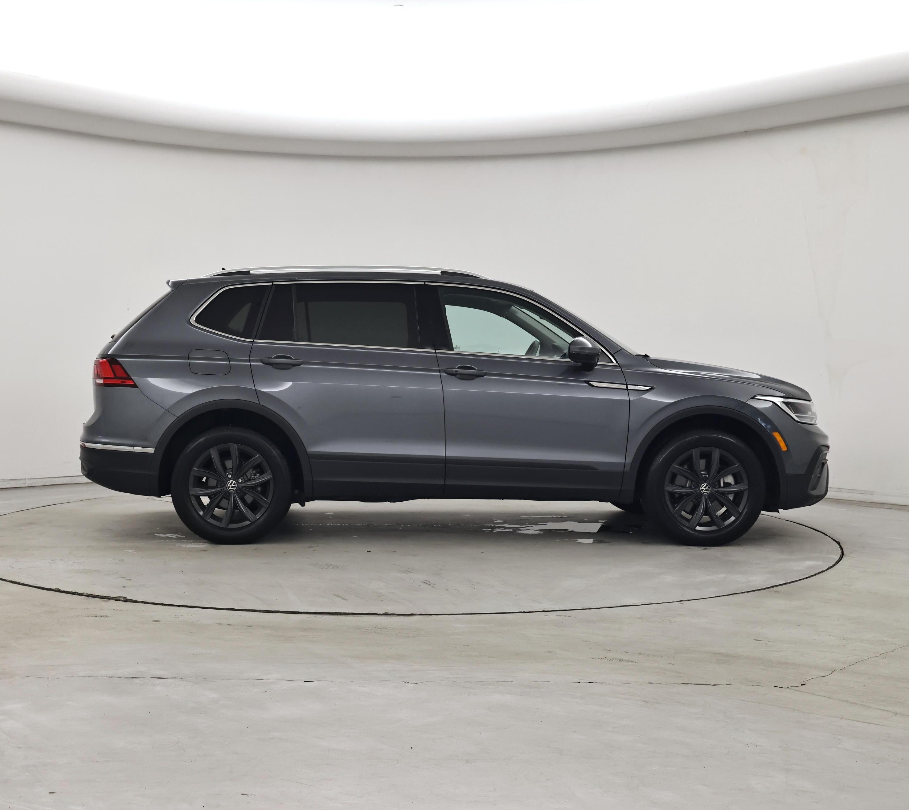 Thumbnail: 2024 Volkswagen Tiguan - 7