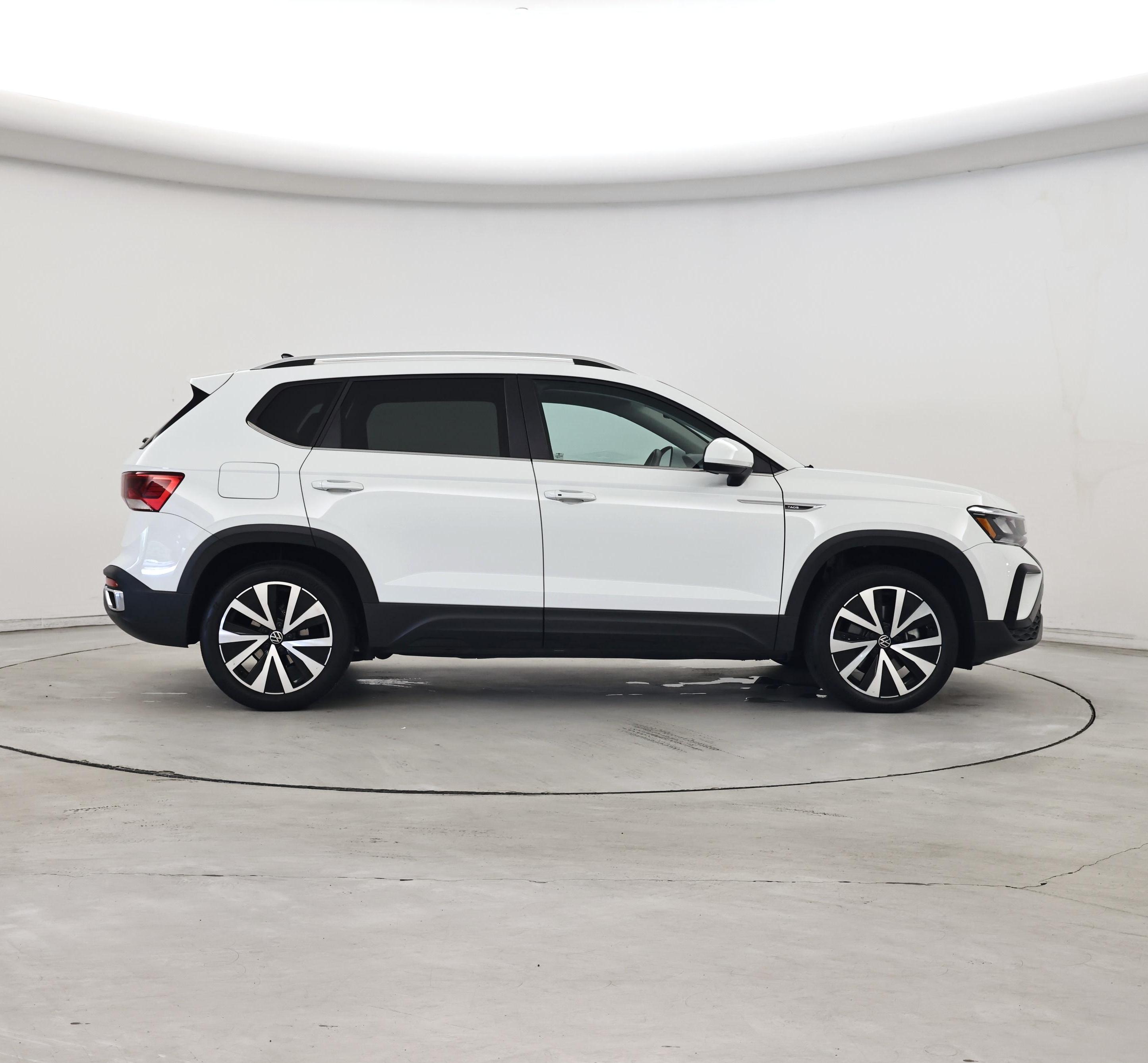 Thumbnail: 2023 Volkswagen Taos - 7