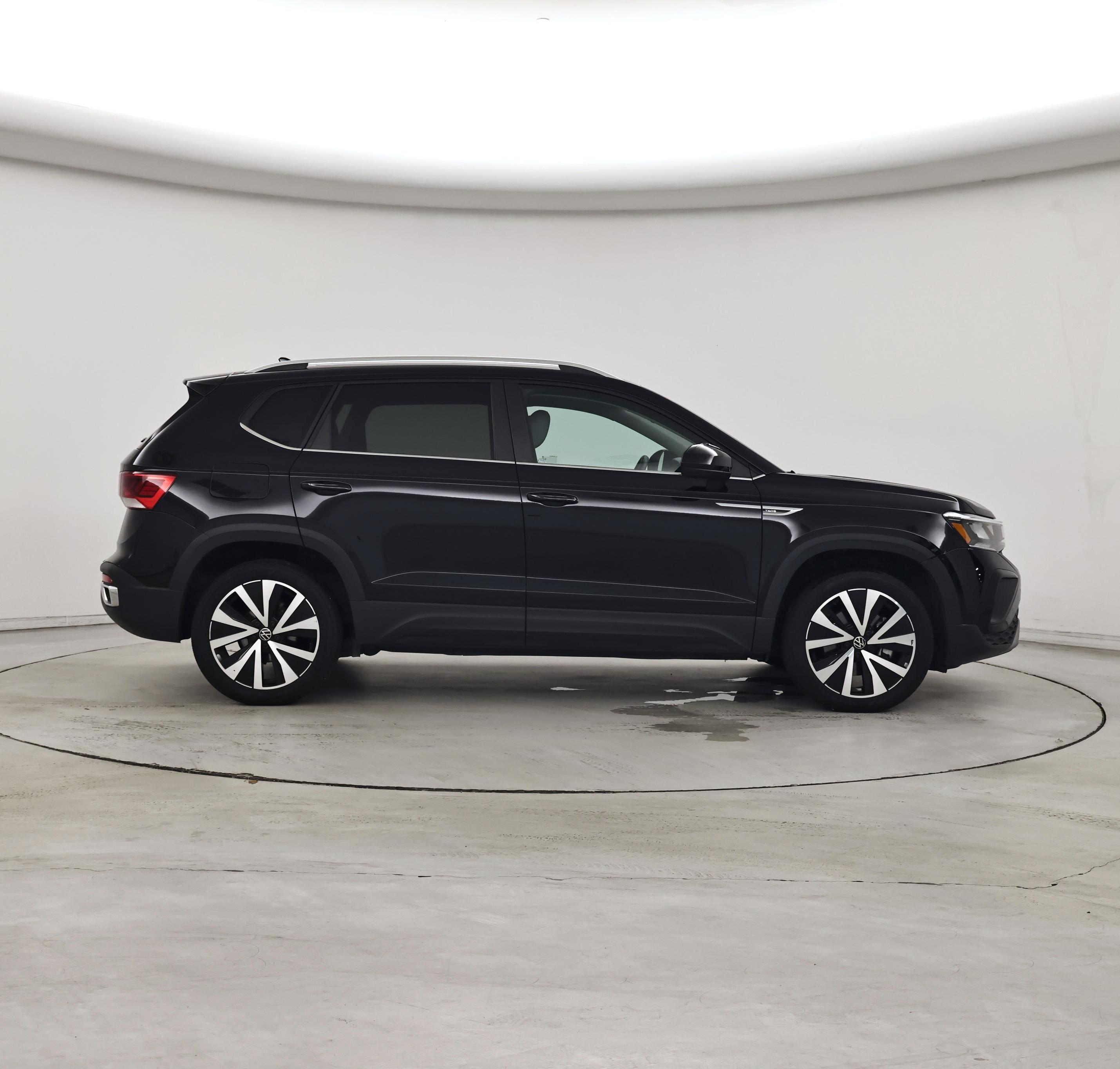 Thumbnail: 2023 Volkswagen Taos - 7