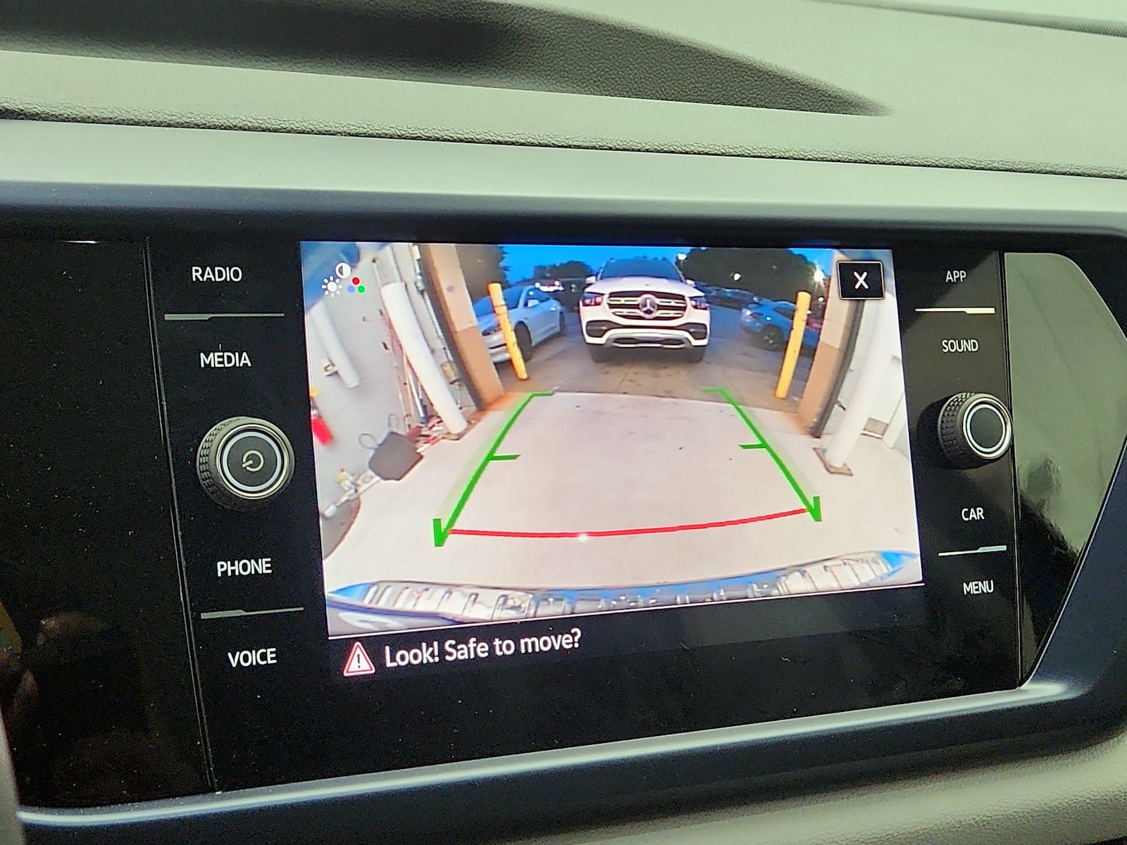 2023 Volkswagen Taos SE - Photo 15