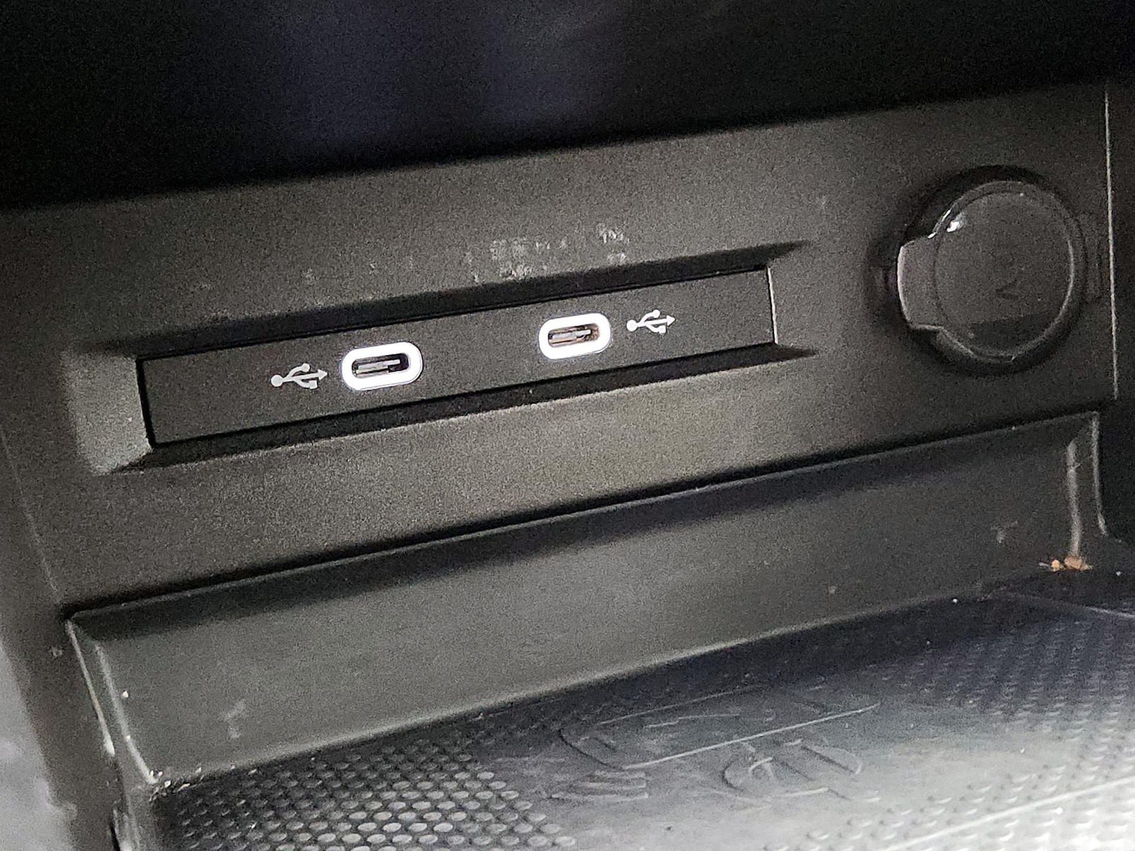 2023 Volkswagen Taos SE - Photo 19