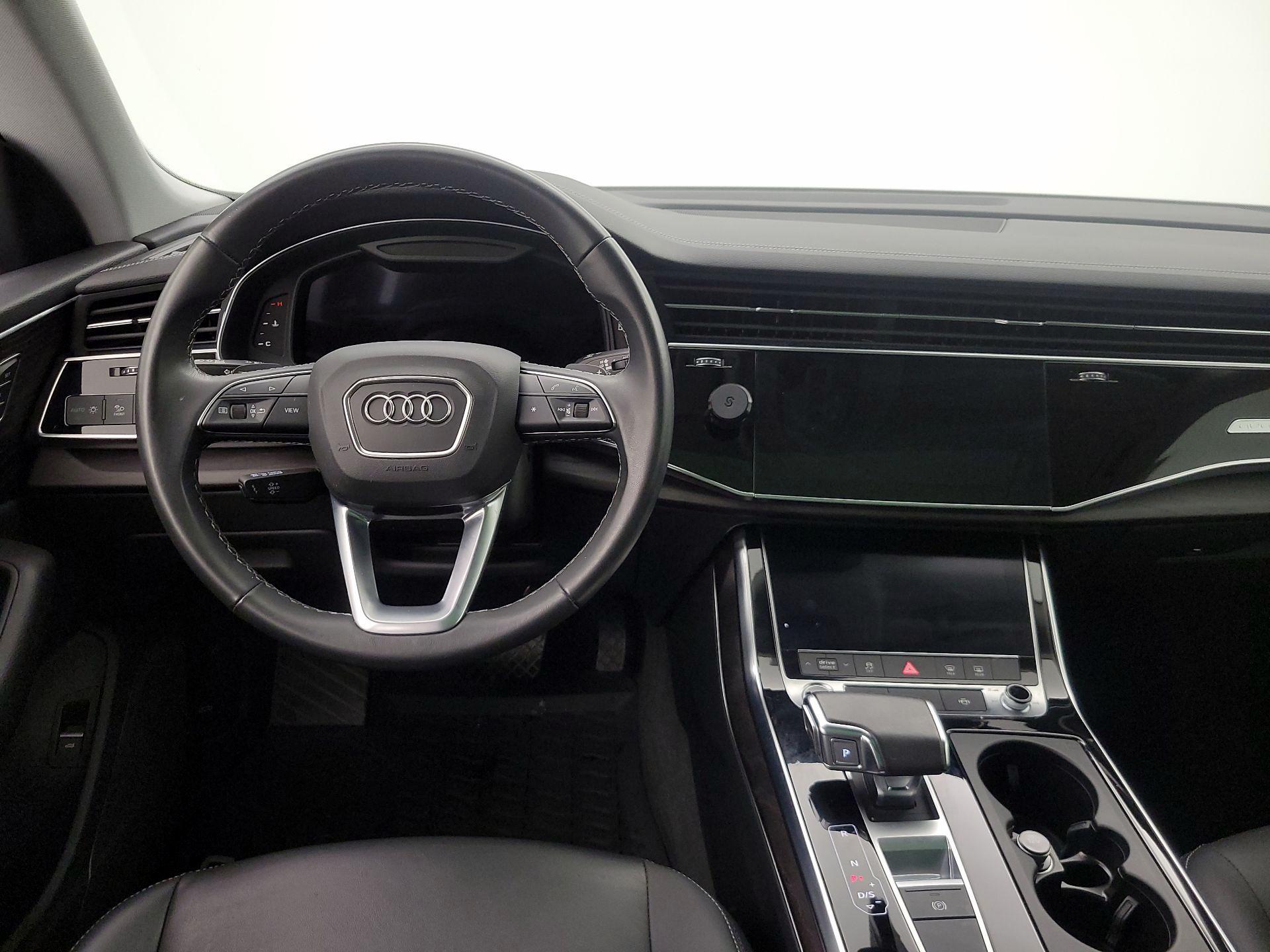 Thumbnail: 2023 Audi Q8 - 10