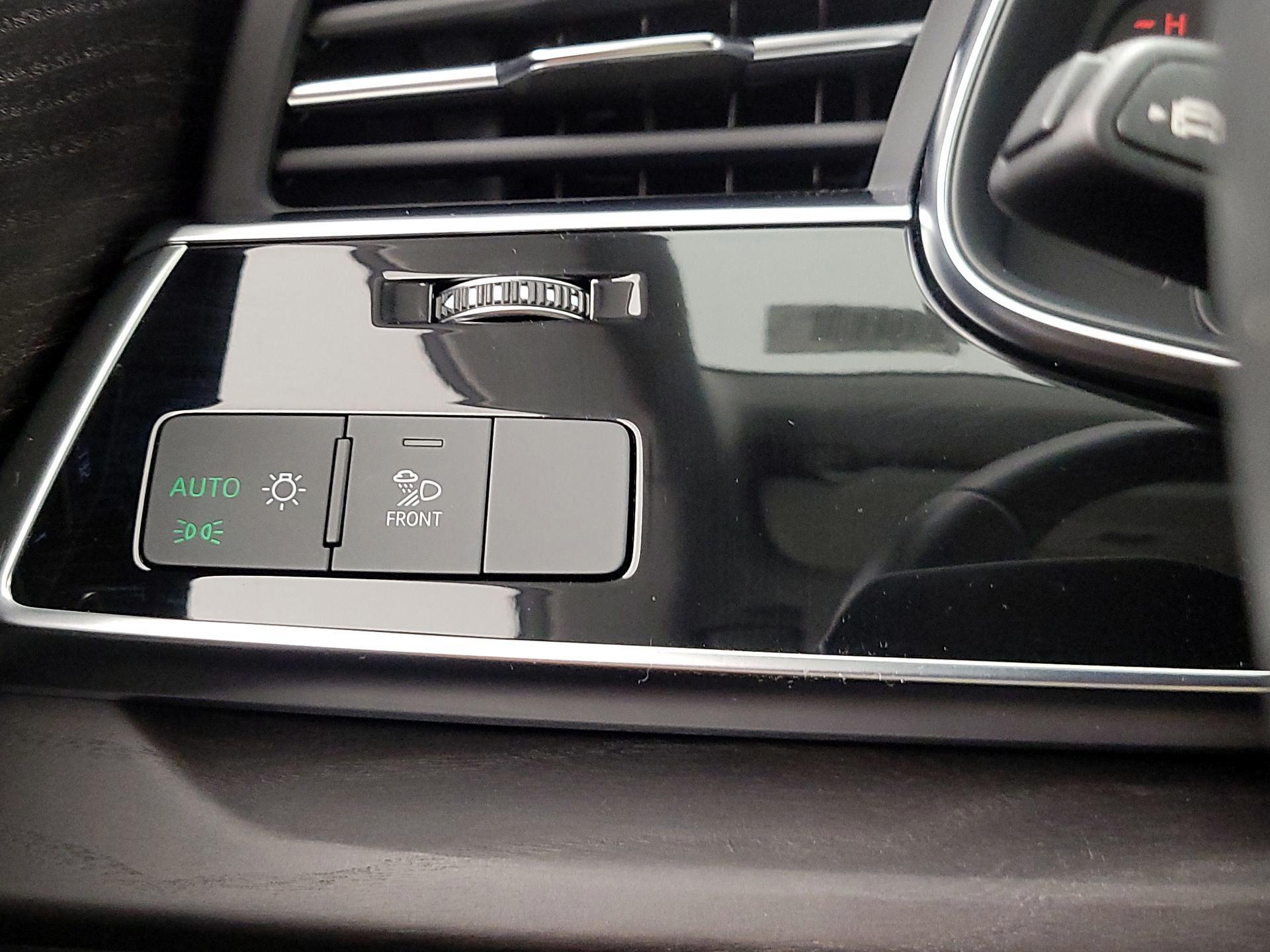 Thumbnail: 2023 Audi Q8 - 13