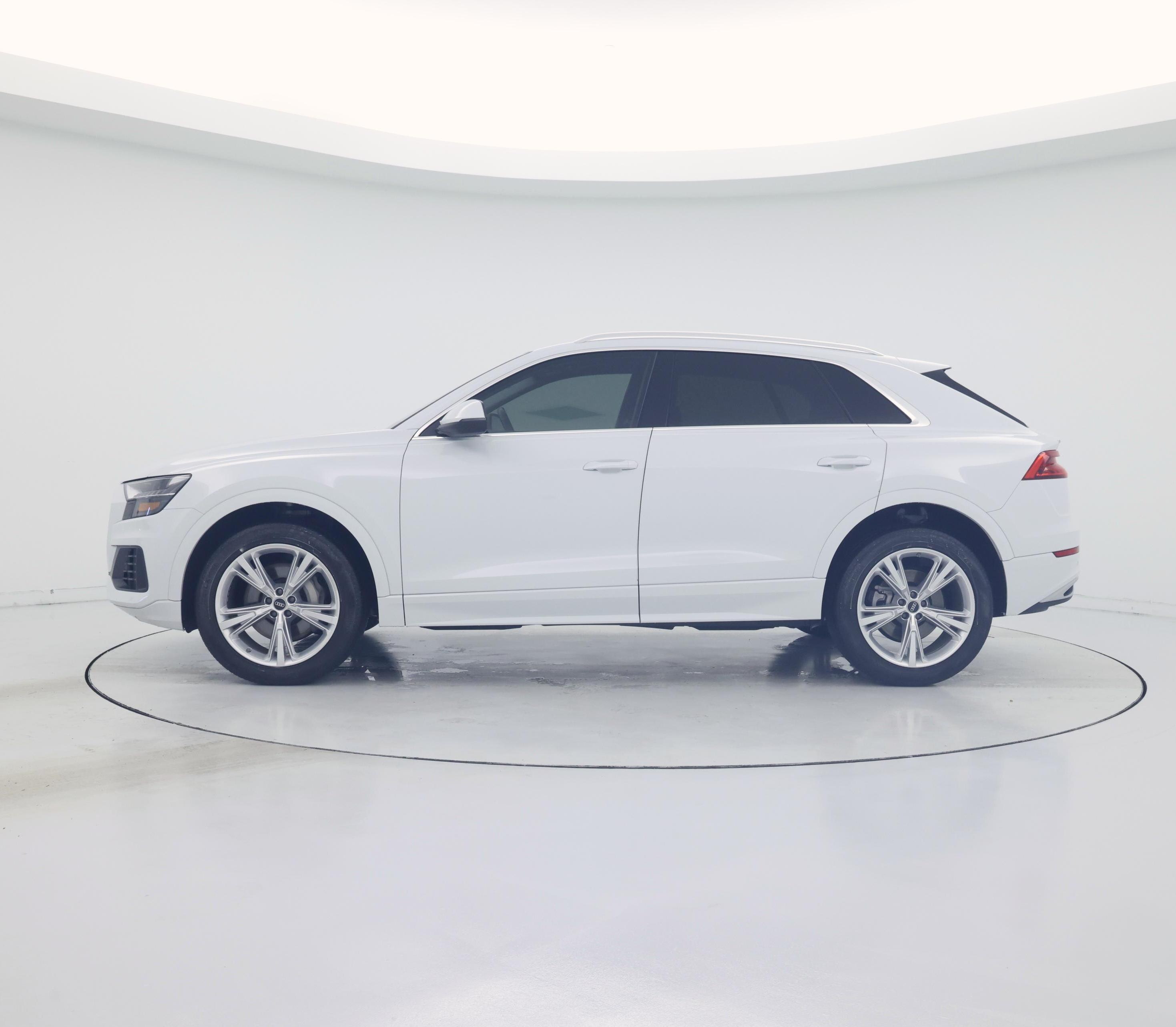 Thumbnail: 2023 Audi Q8 - 3