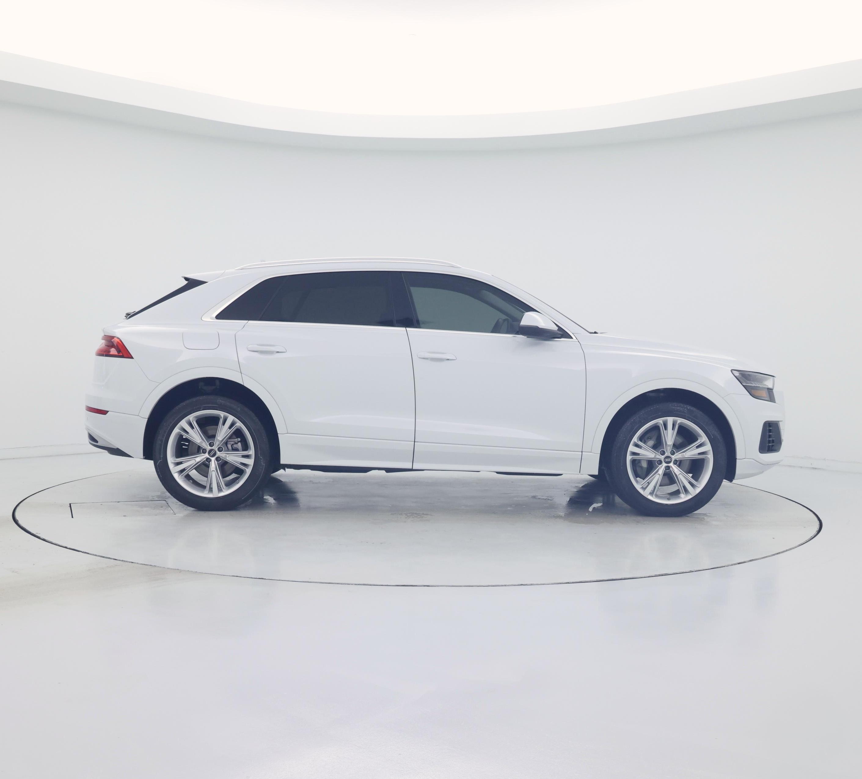 Thumbnail: 2023 Audi Q8 - 7