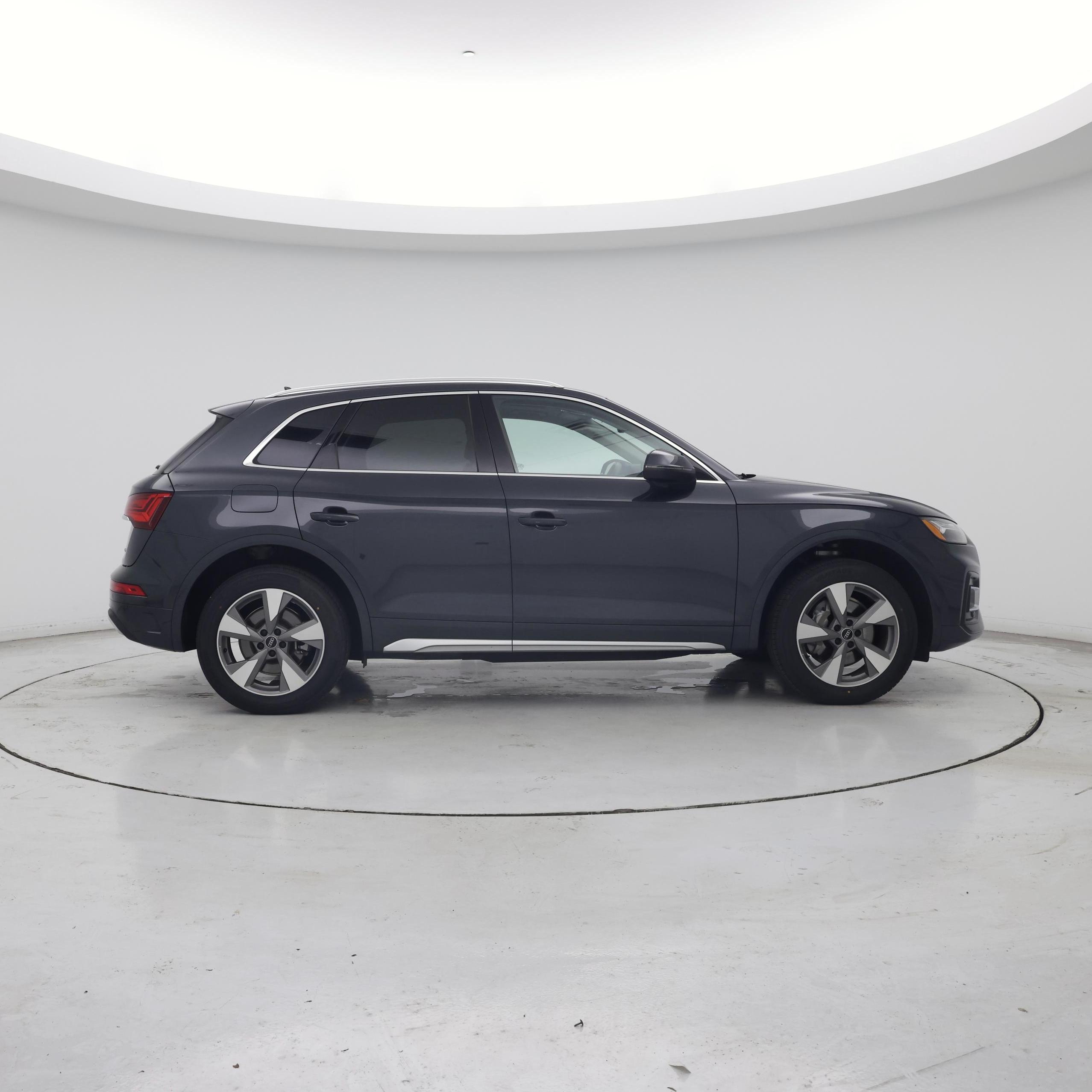 Thumbnail: 2023 Audi Q5 - 7