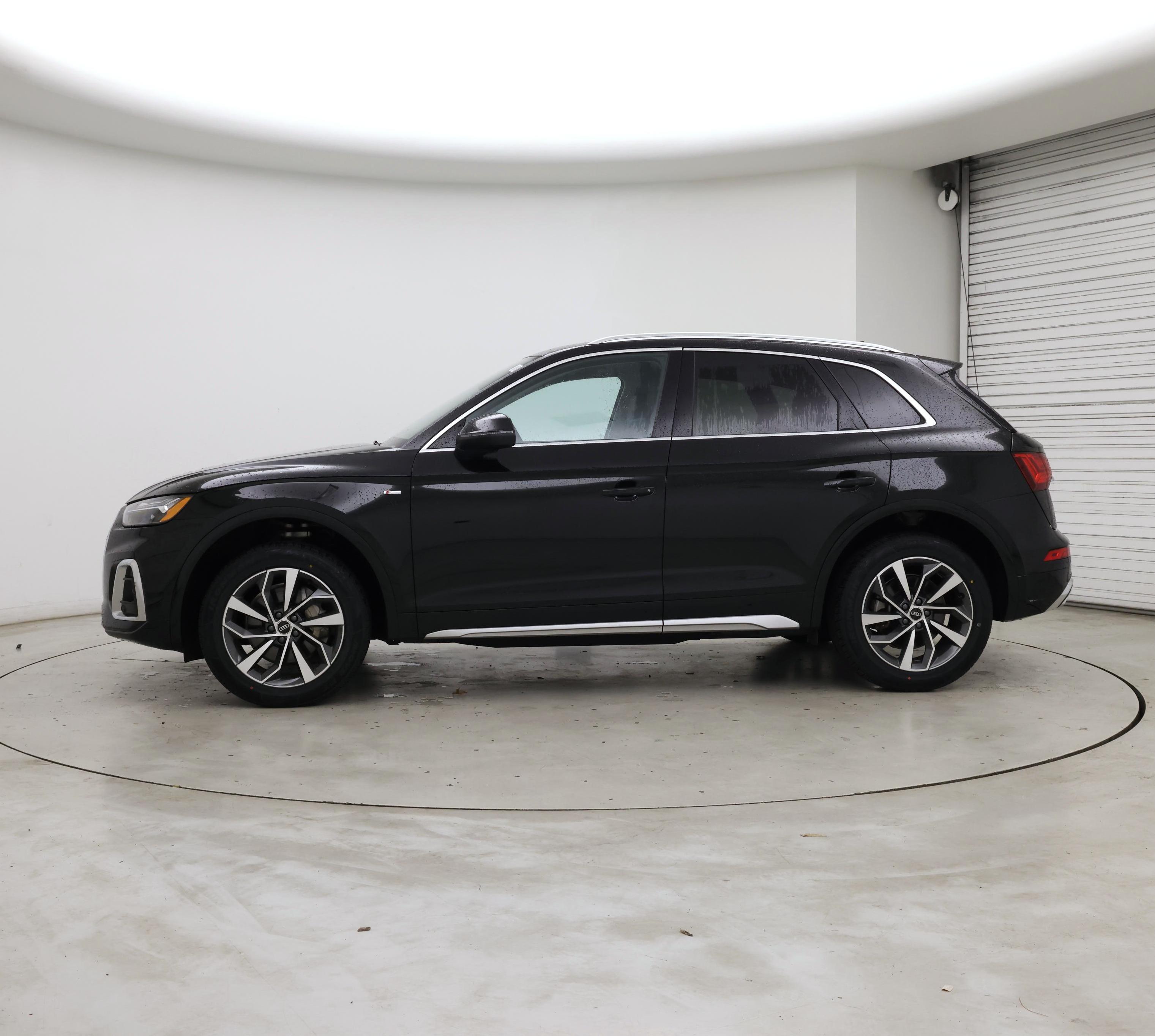 Thumbnail: 2023 Audi Q5 - 3