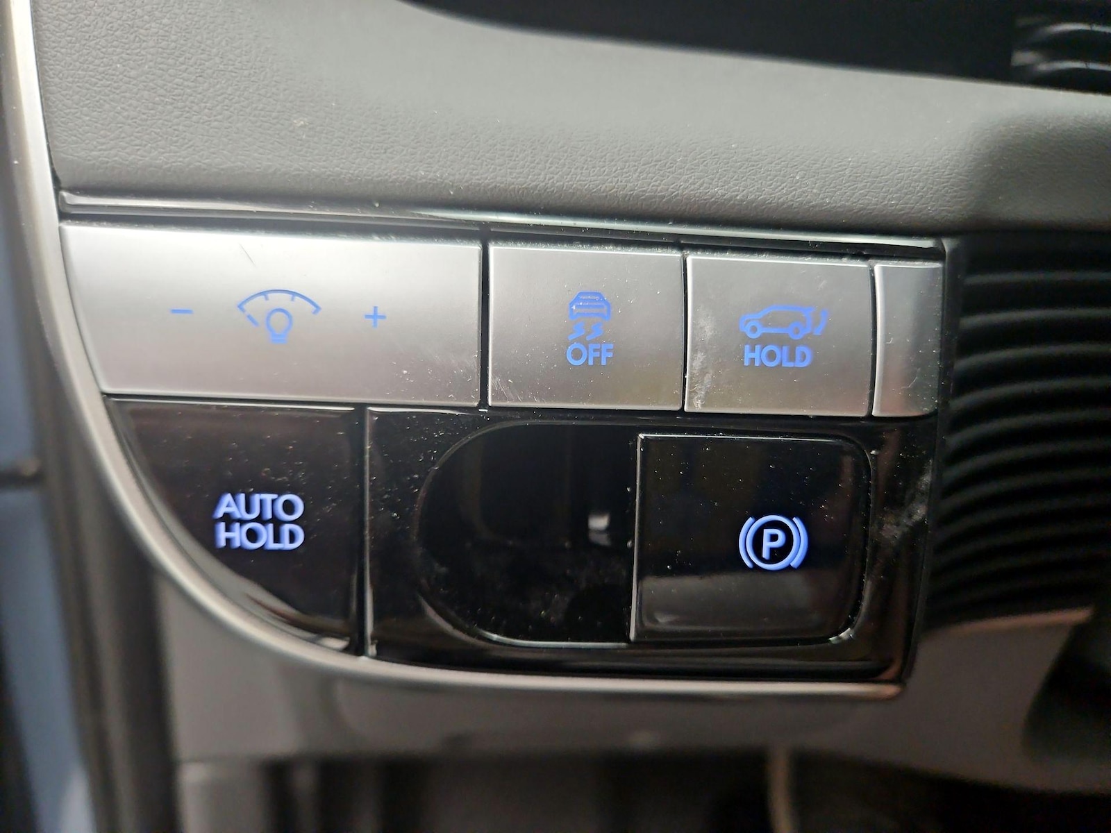2024 Hyundai IONIQ 5 Limited - Photo 14