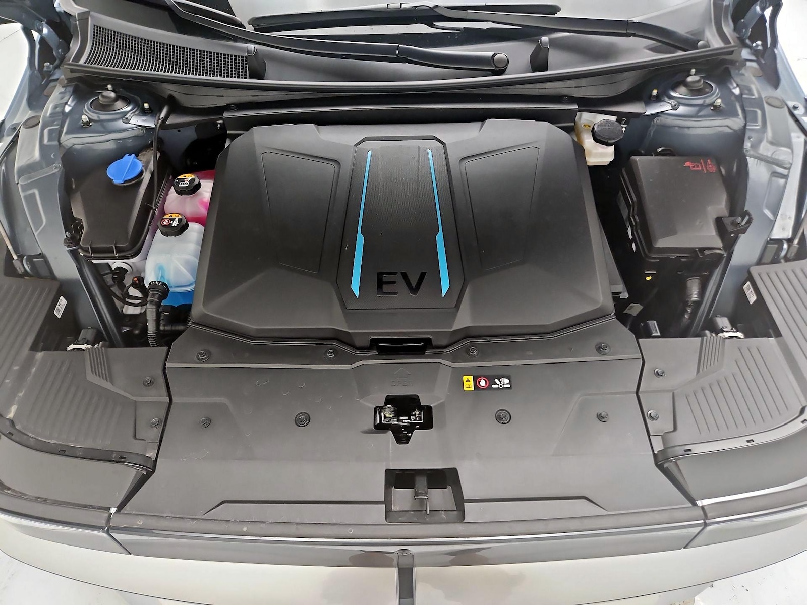 2024 Hyundai IONIQ 5 Limited - Photo 25