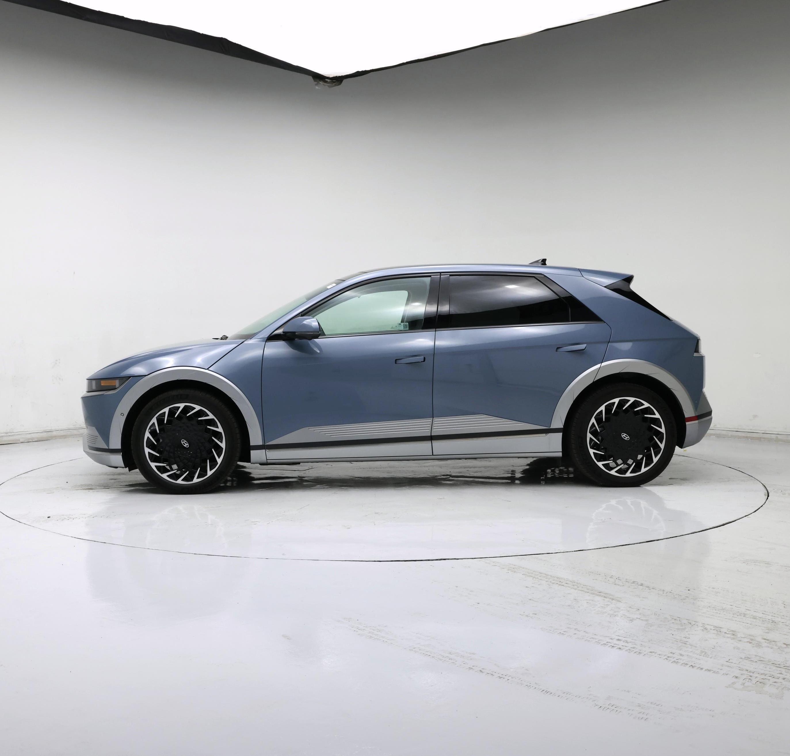 Thumbnail: 2024 Hyundai Ioniq 5 - 3