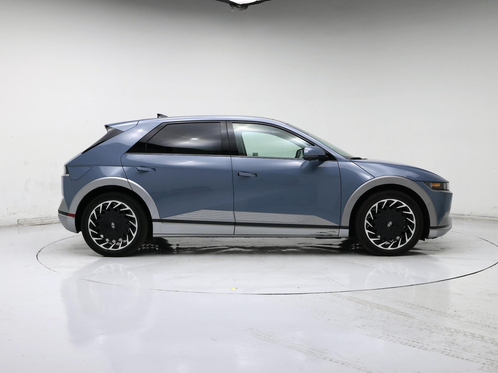 2024 Hyundai IONIQ 5 Limited - Photo 8