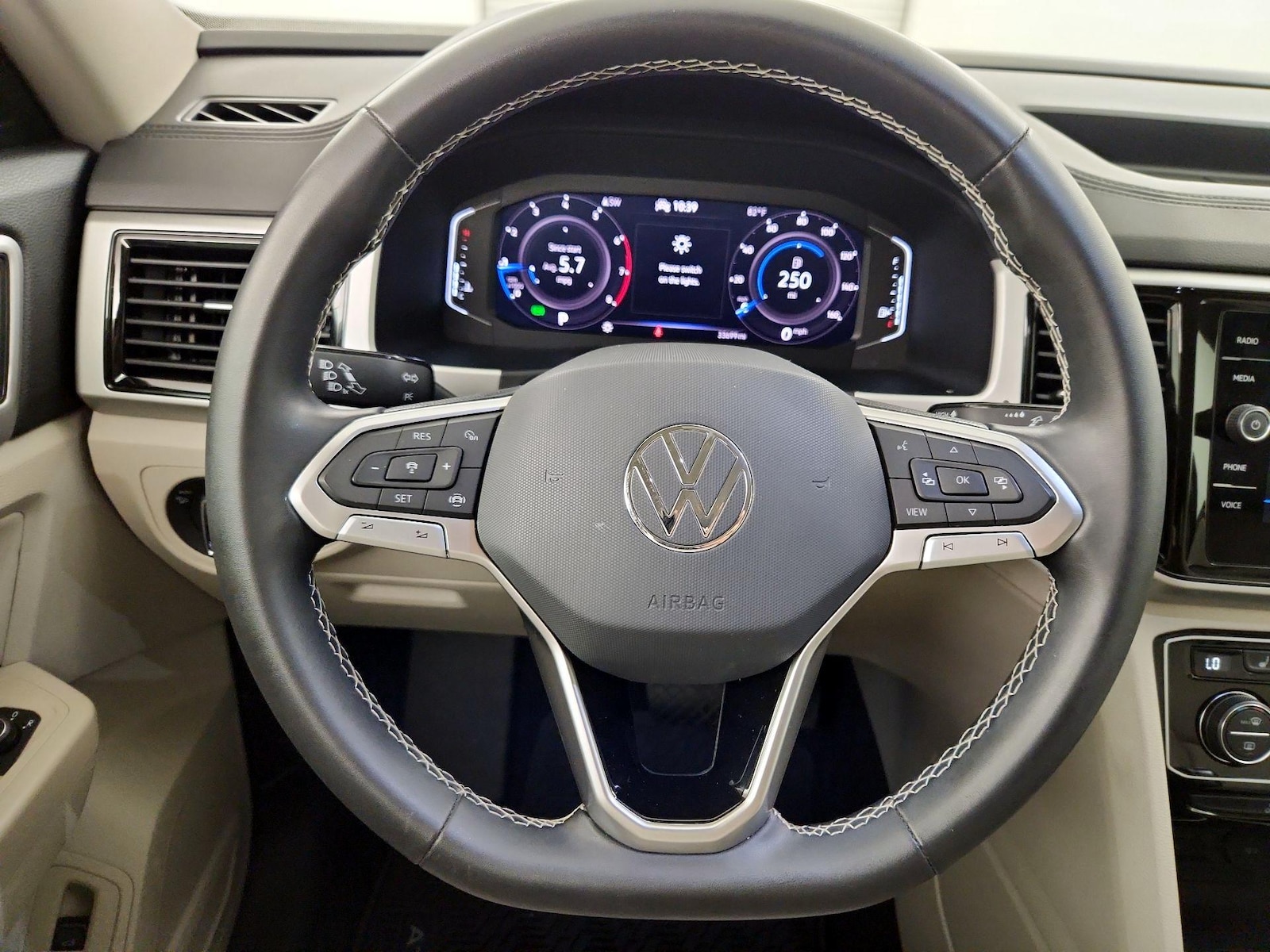 2023 Volkswagen Atlas SE w/Tech - Photo 11