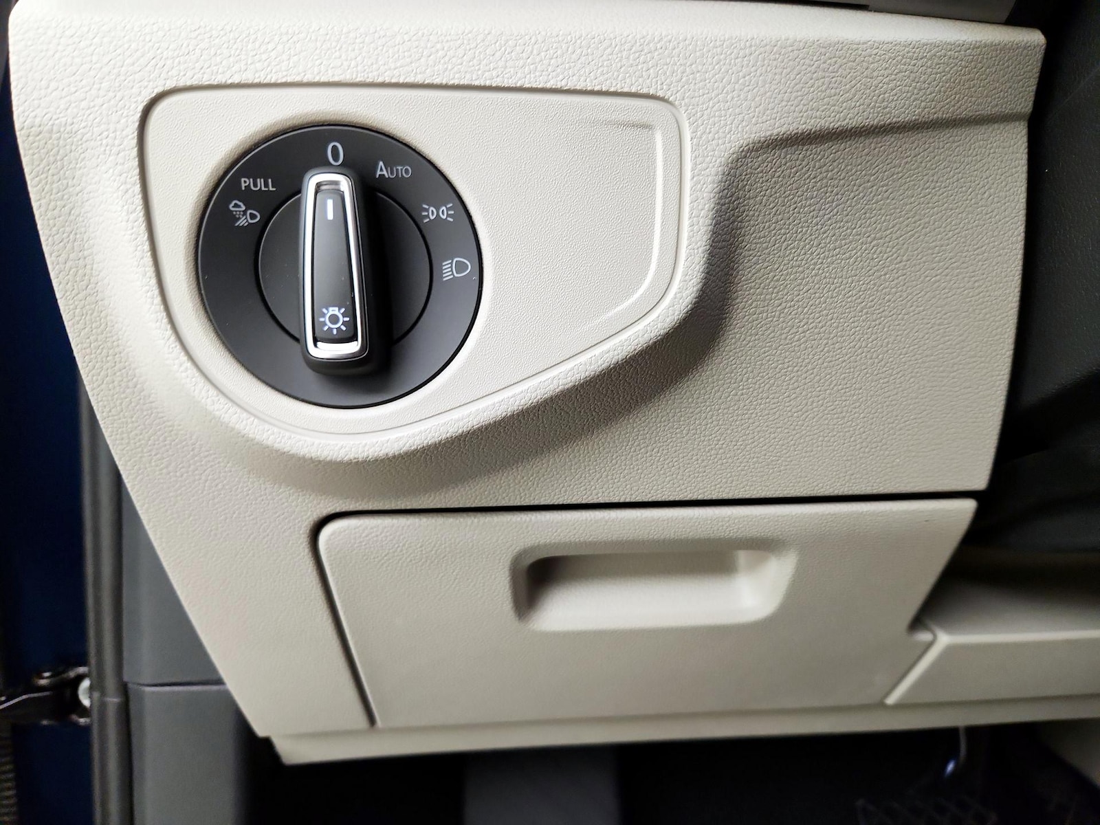 2023 Volkswagen Atlas SE w/Tech - Photo 14