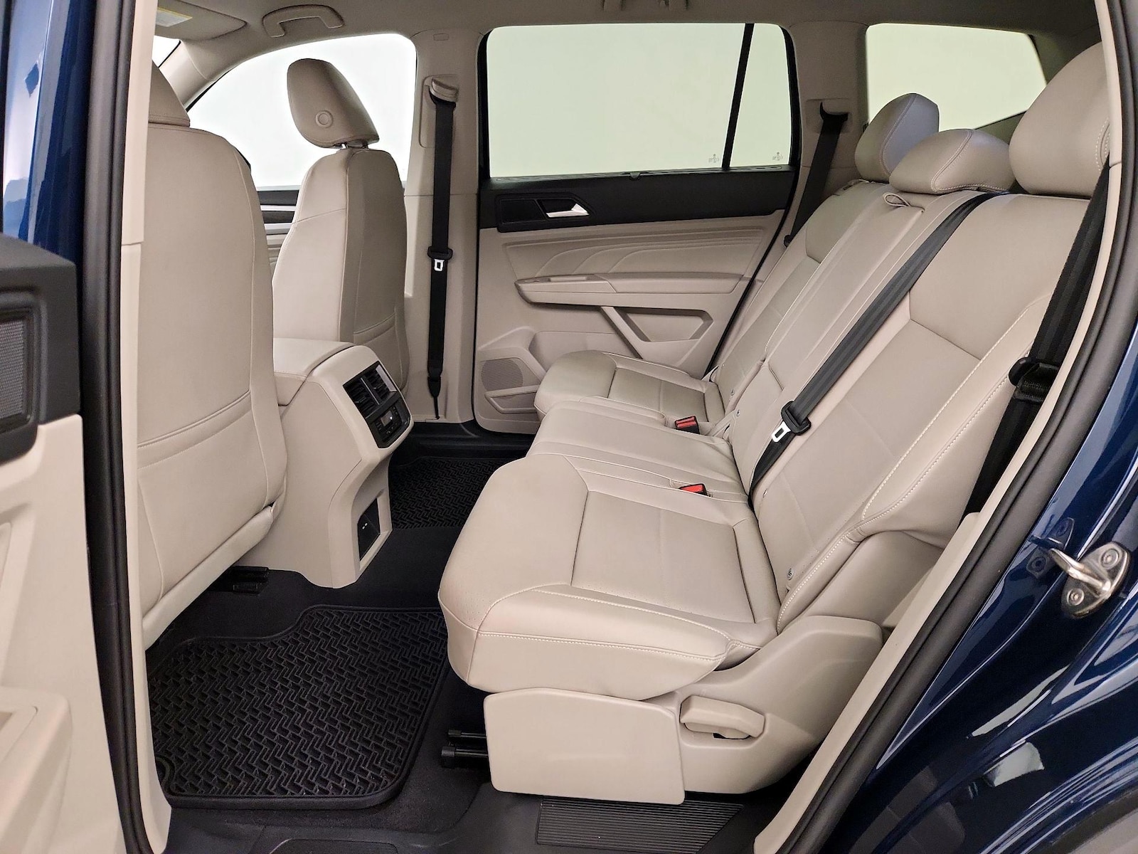 2023 Volkswagen Atlas SE w/Tech - Photo 20