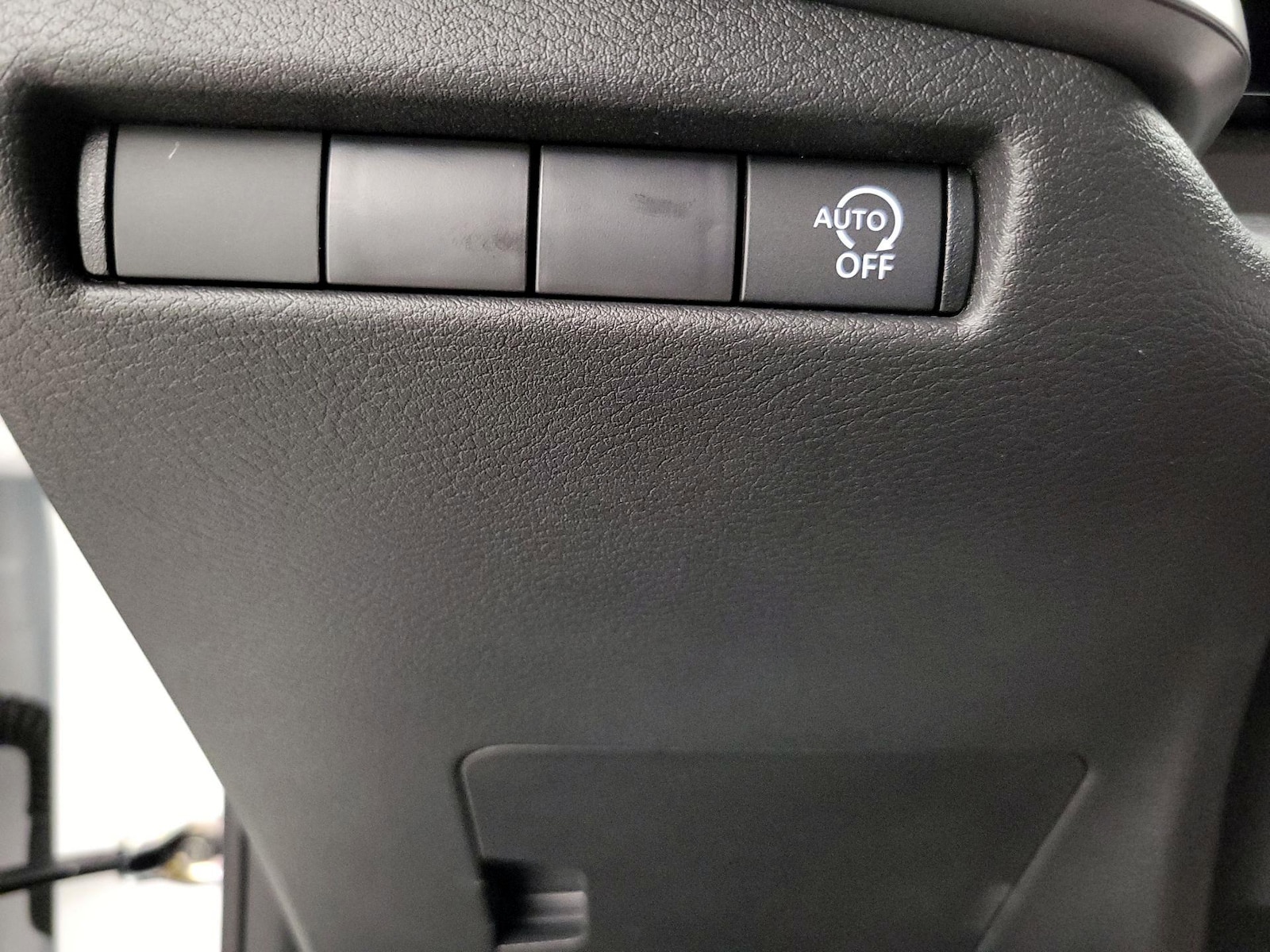 2026 Nissan KICKS S - Photo 14